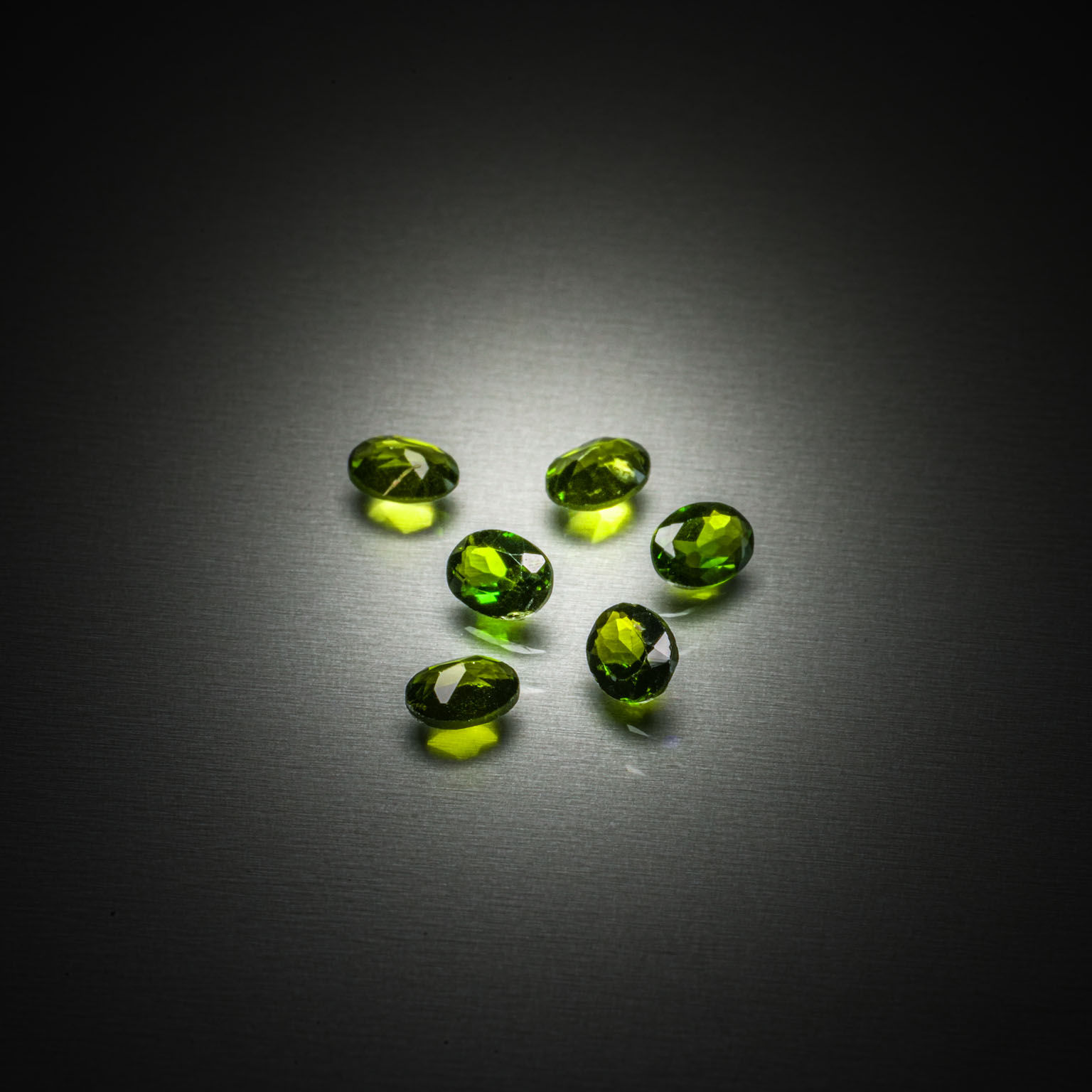 Rubis ovale sous scellé. - Lazuli