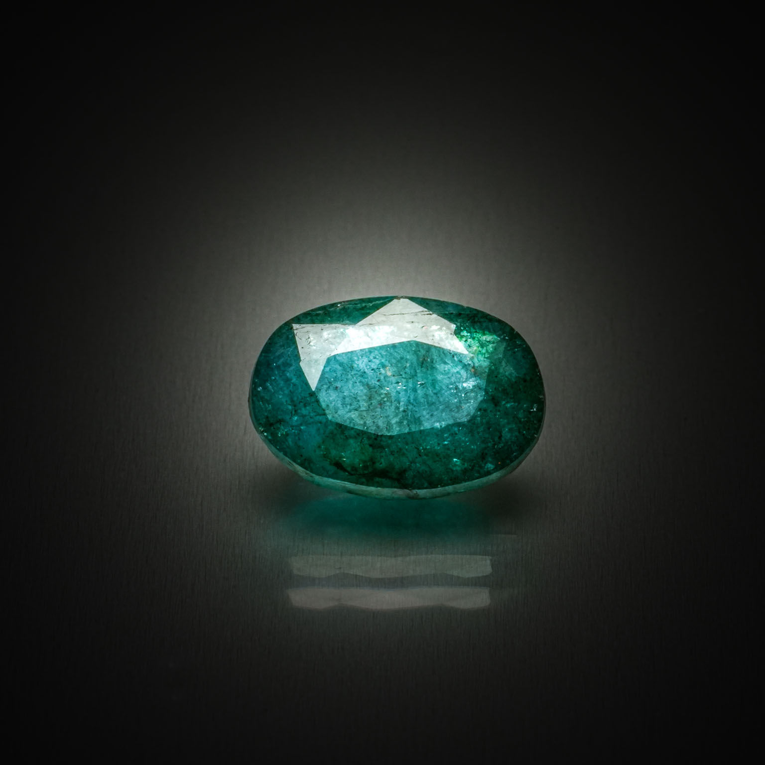 Prehnite ronde cabochon sur papier. - Lazuli