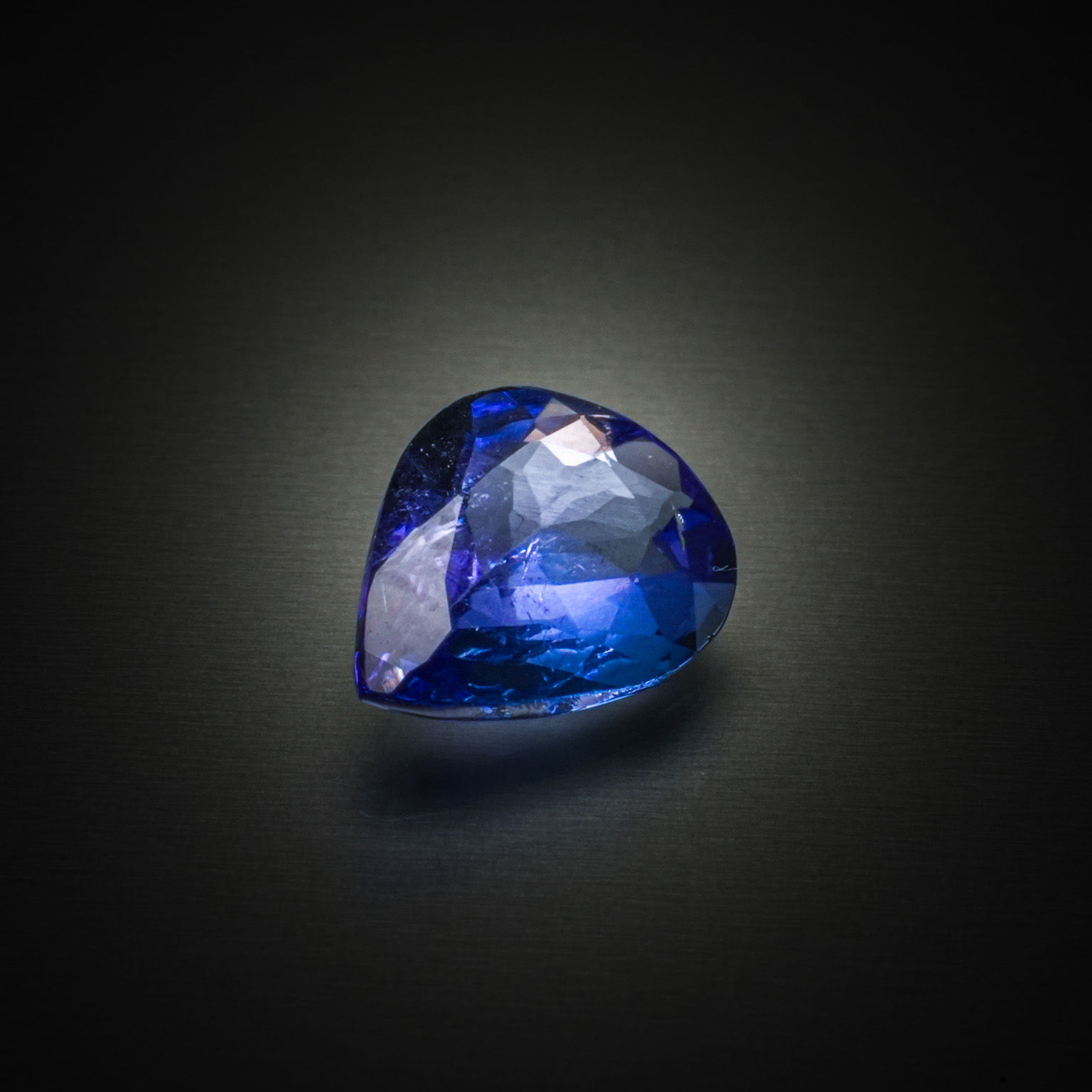 Lot de diamants caramels ronds sur papier. - Lazuli