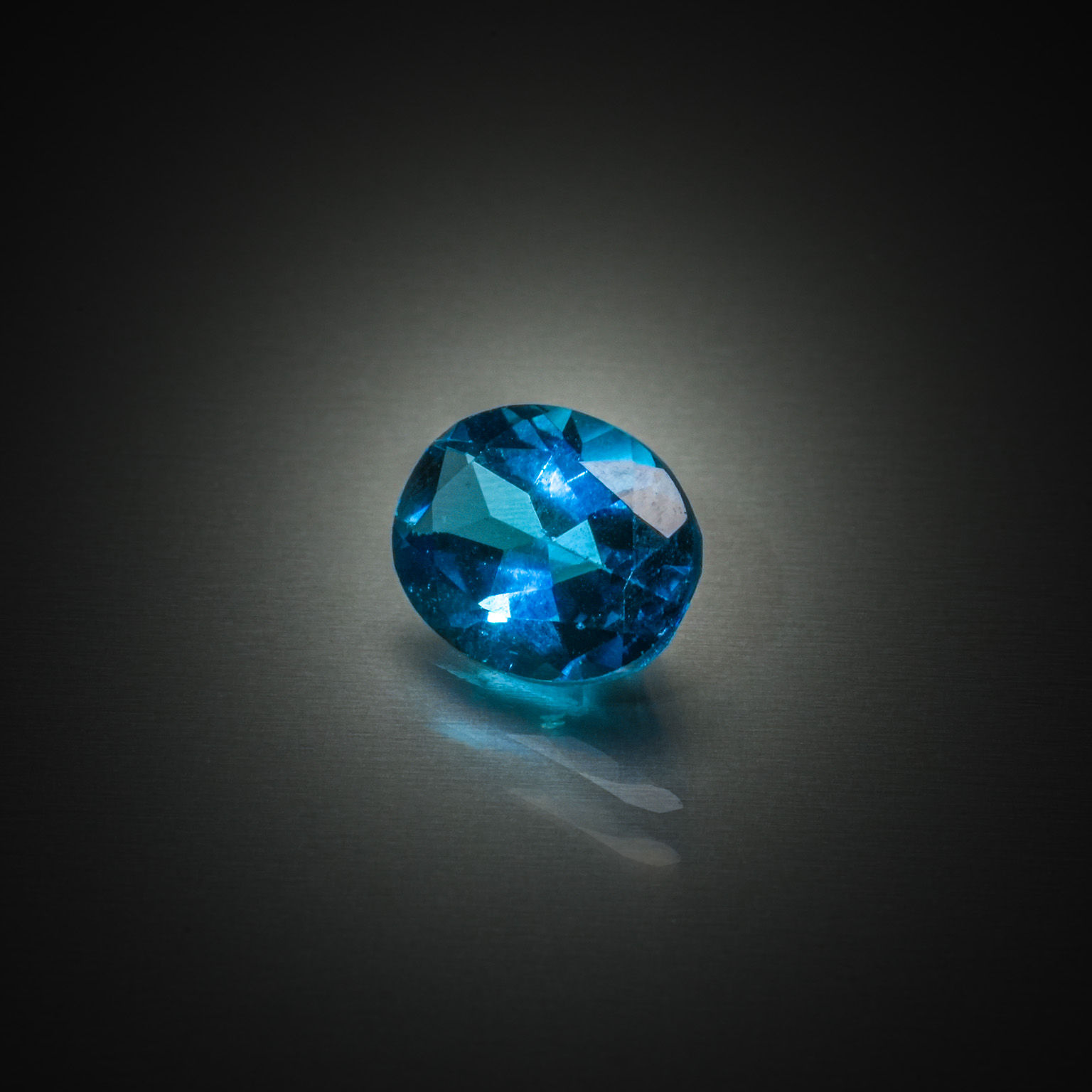 Lot de diamants caramels ronds sur papier. - Lazuli