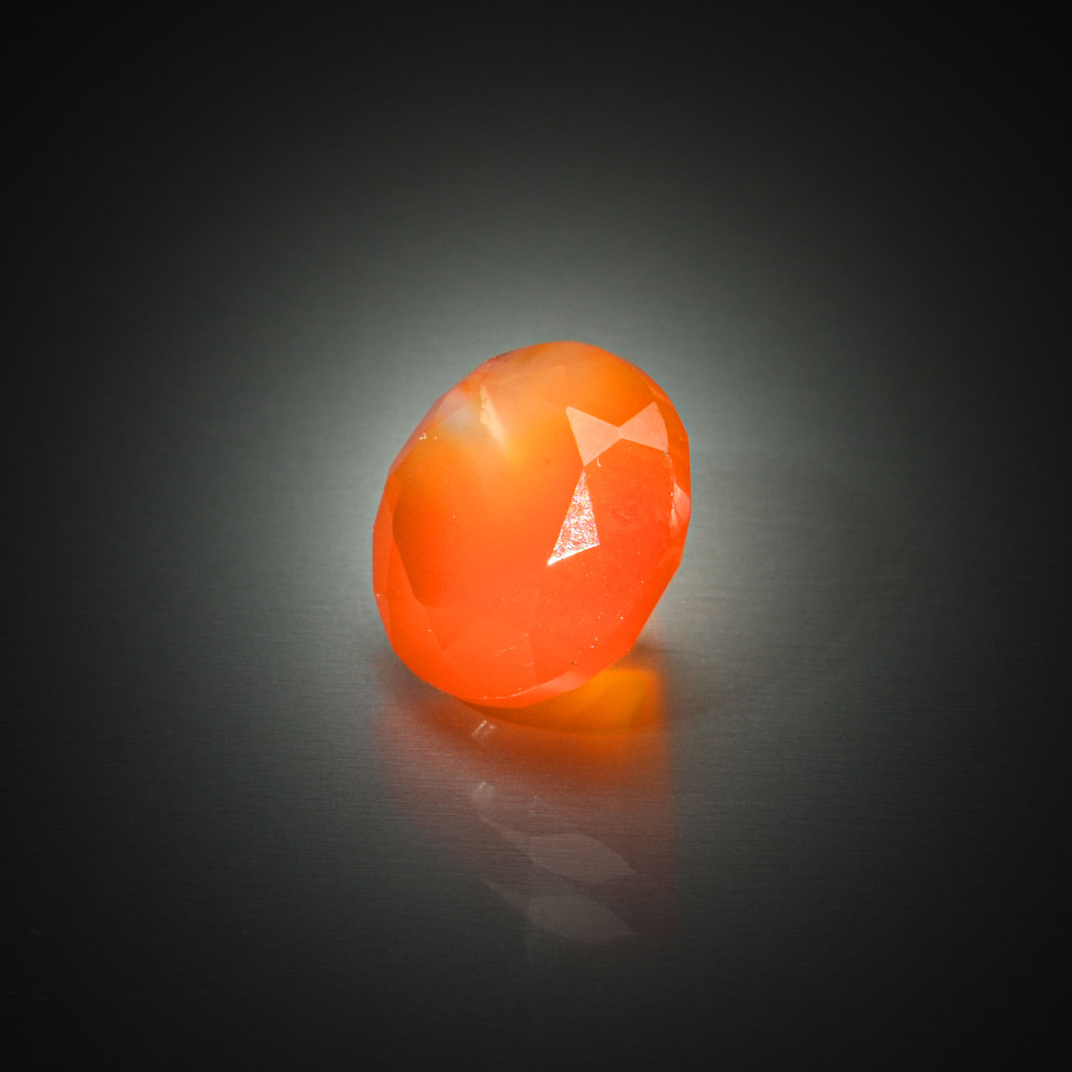 Quartz jaune étoile sur papier. - Lazuli