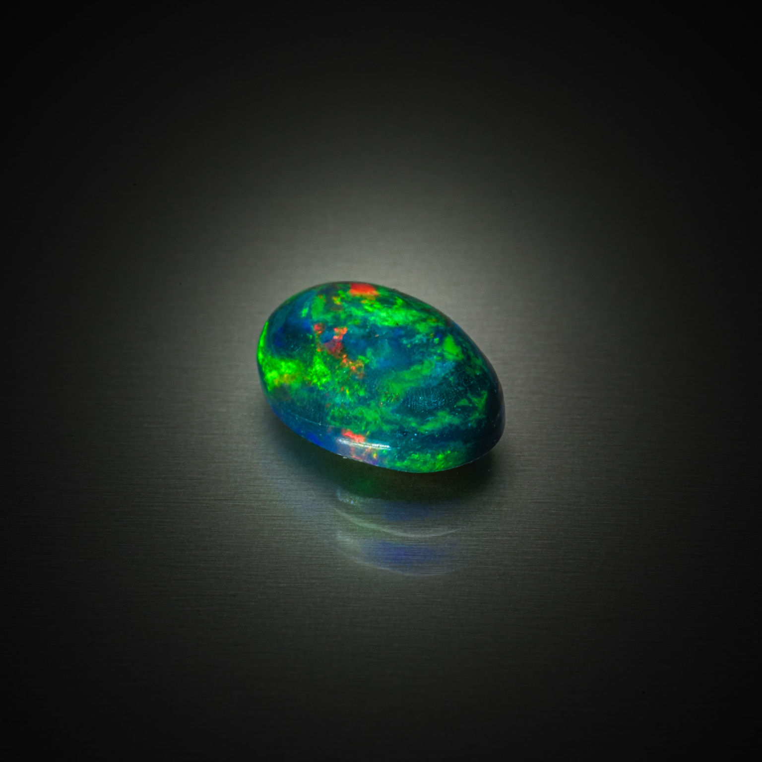 Quartz poire sur papier. - Lazuli