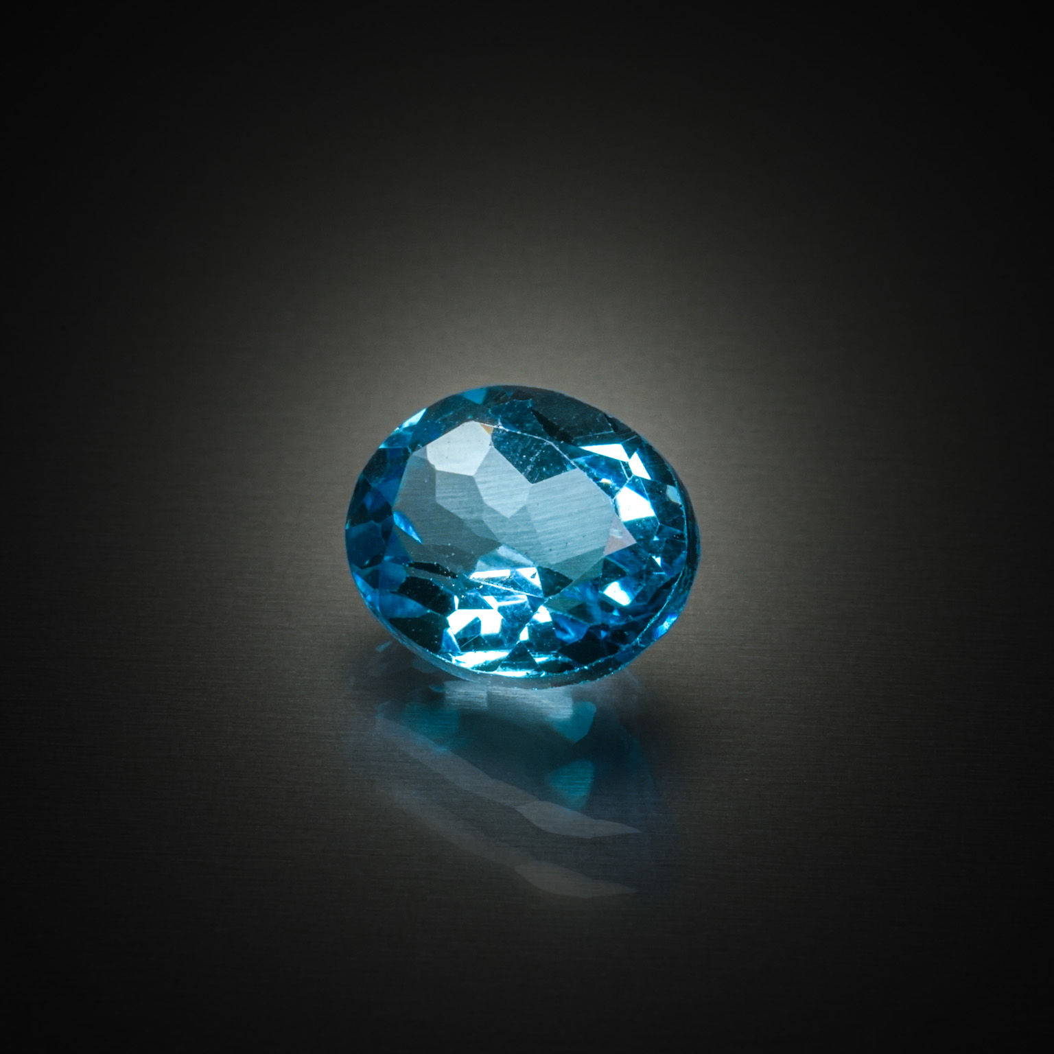 Zircon orange cœur sur papier. - Lazuli