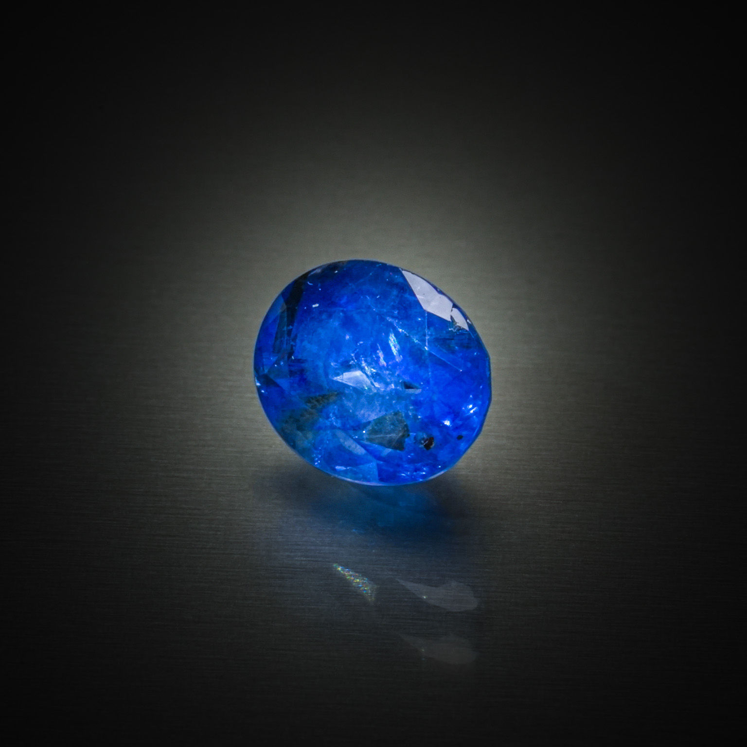 Rubis ovale sur papier. - Lazuli