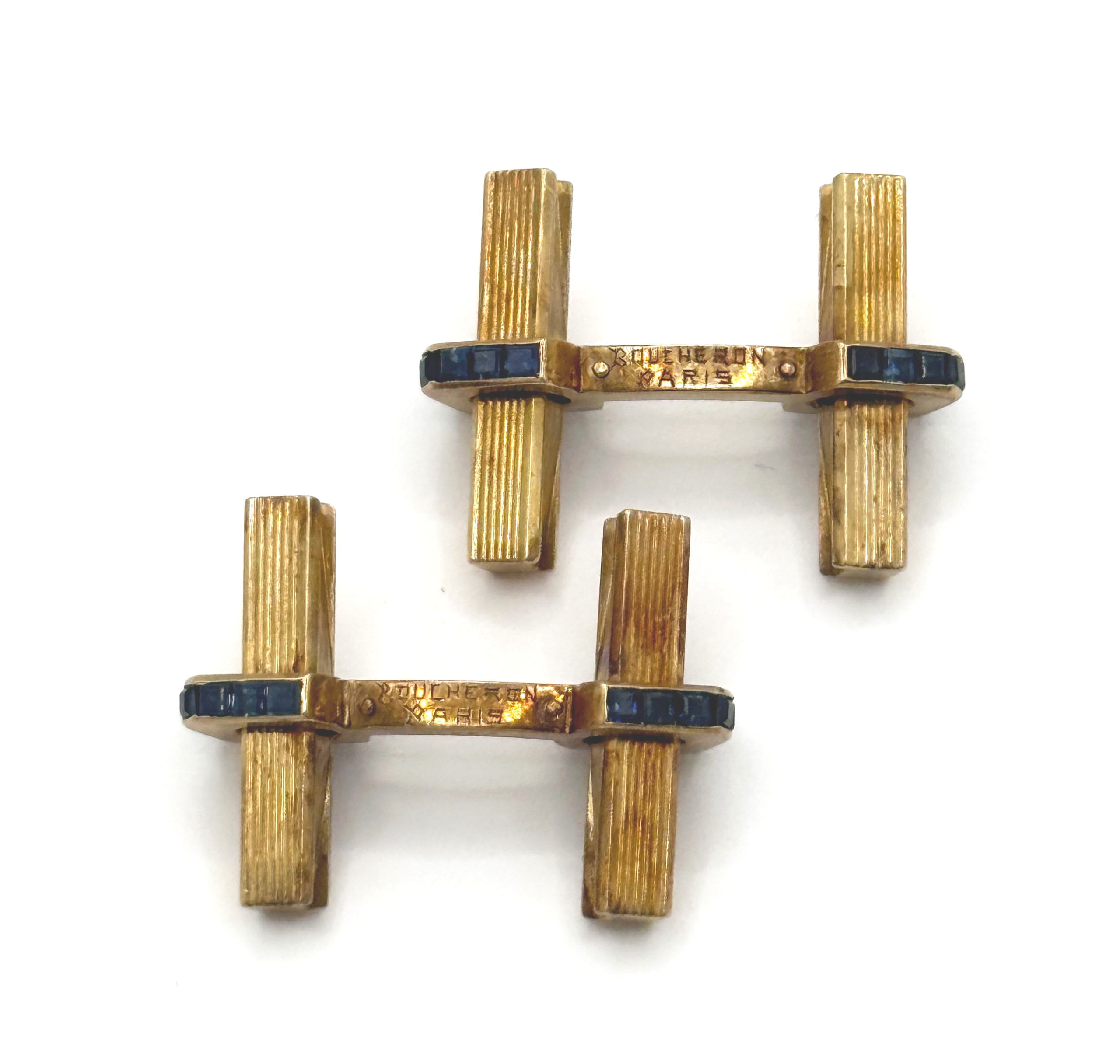 Bague en or gris (750 millièmes) et platine ornée d&rsquo;un plaque d&rsquo;onyx ovale et diamants. - Lazuli