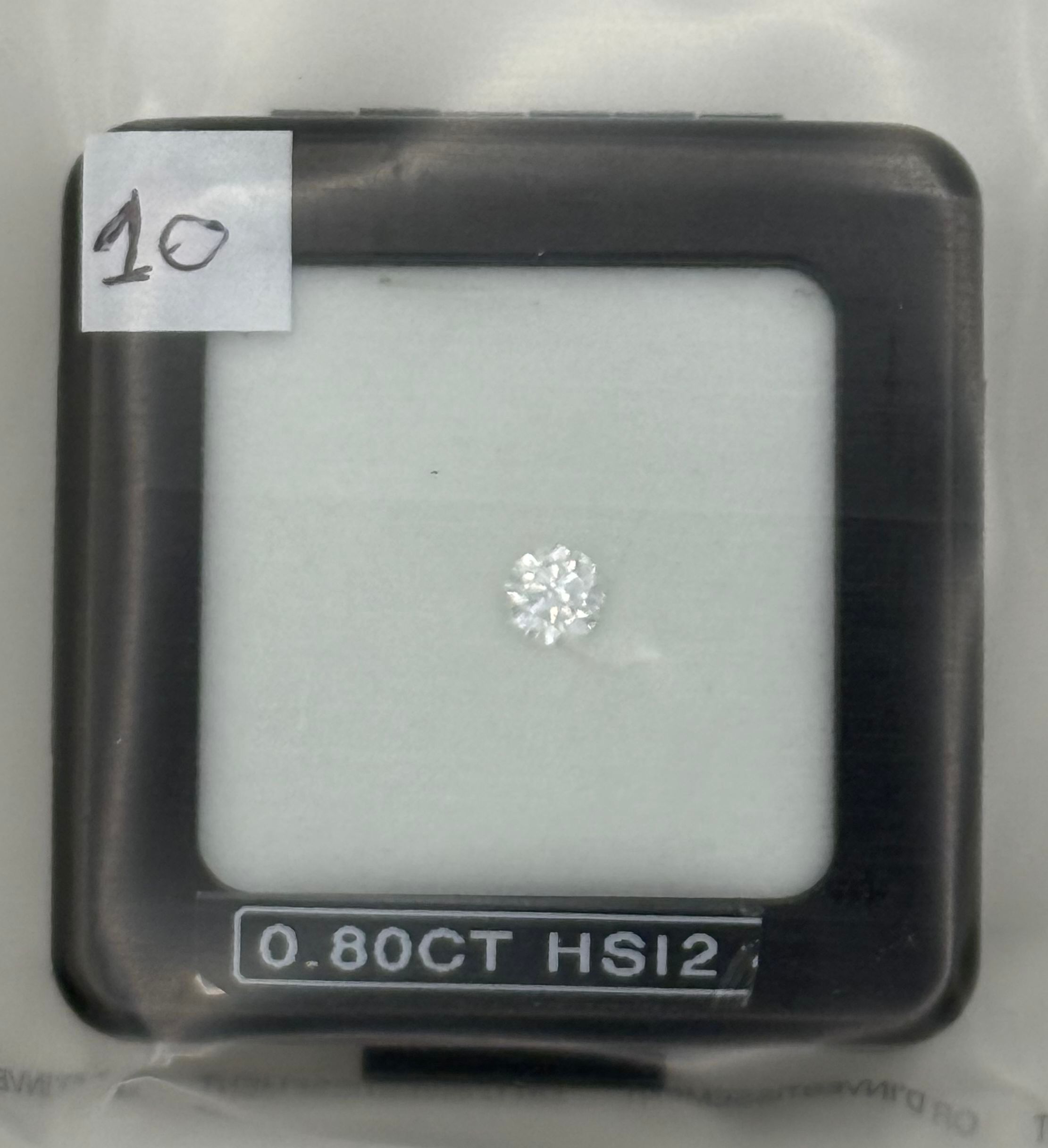 Diamant rond sur papier. - Lazuli