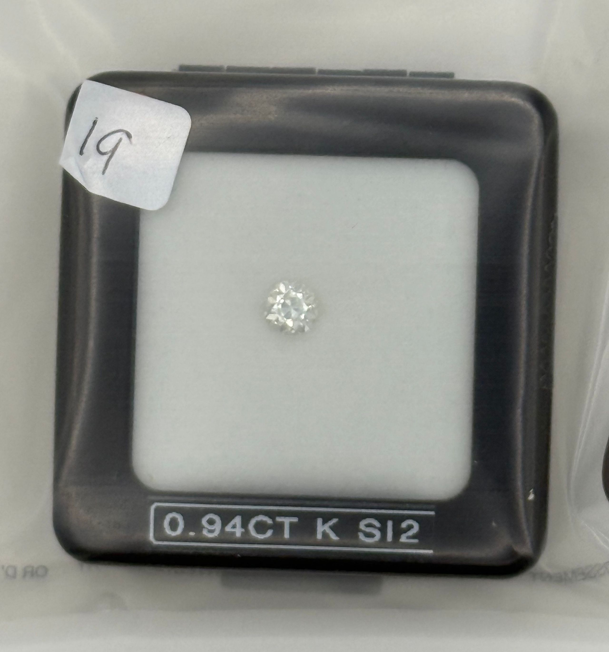 Diamant rond sur papier. - Lazuli
