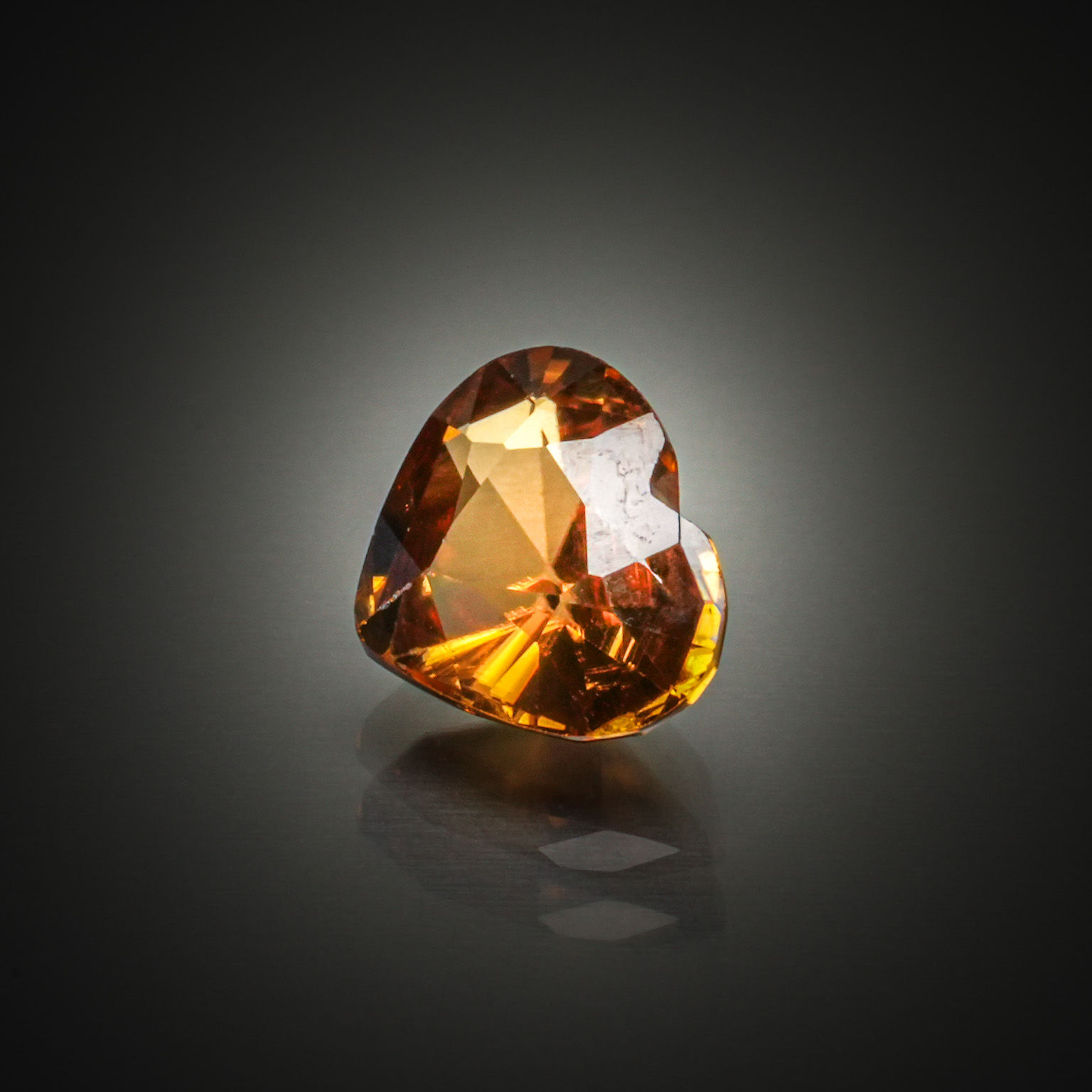 Zircon orange cœur sur papier. - Lazuli