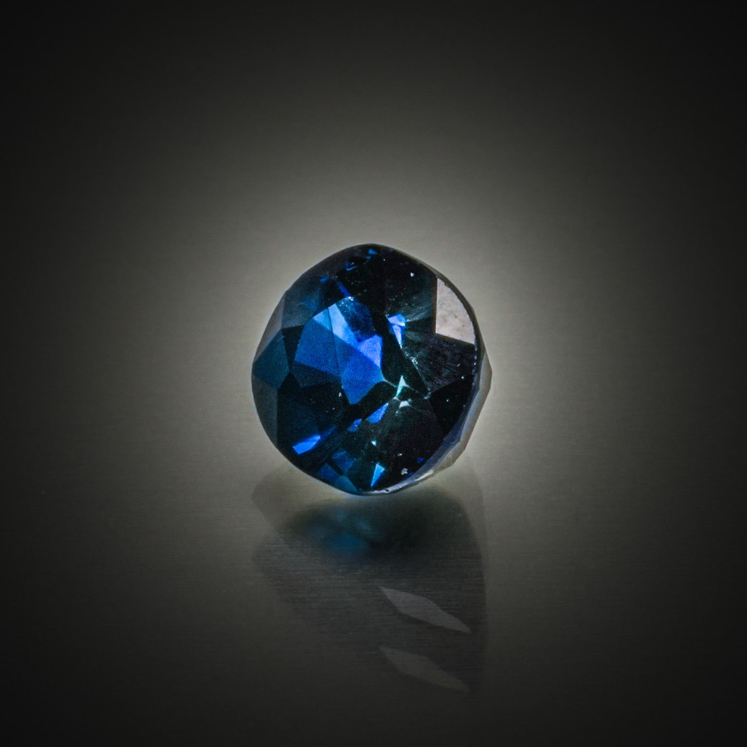 Appairage d&rsquo;opales poires cabochons sur papier. - Lazuli