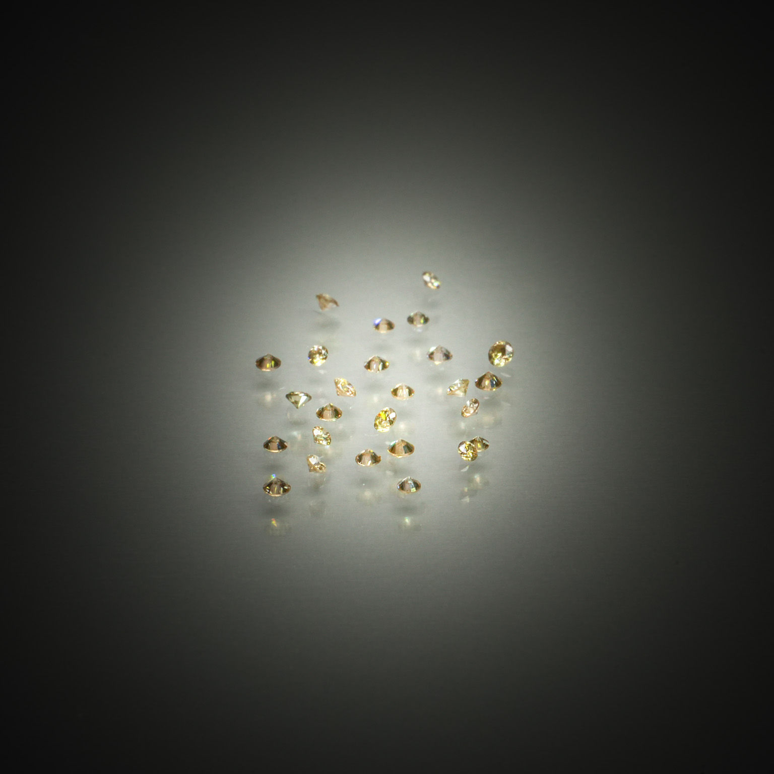 Saphir ovale sur papier. - Lazuli