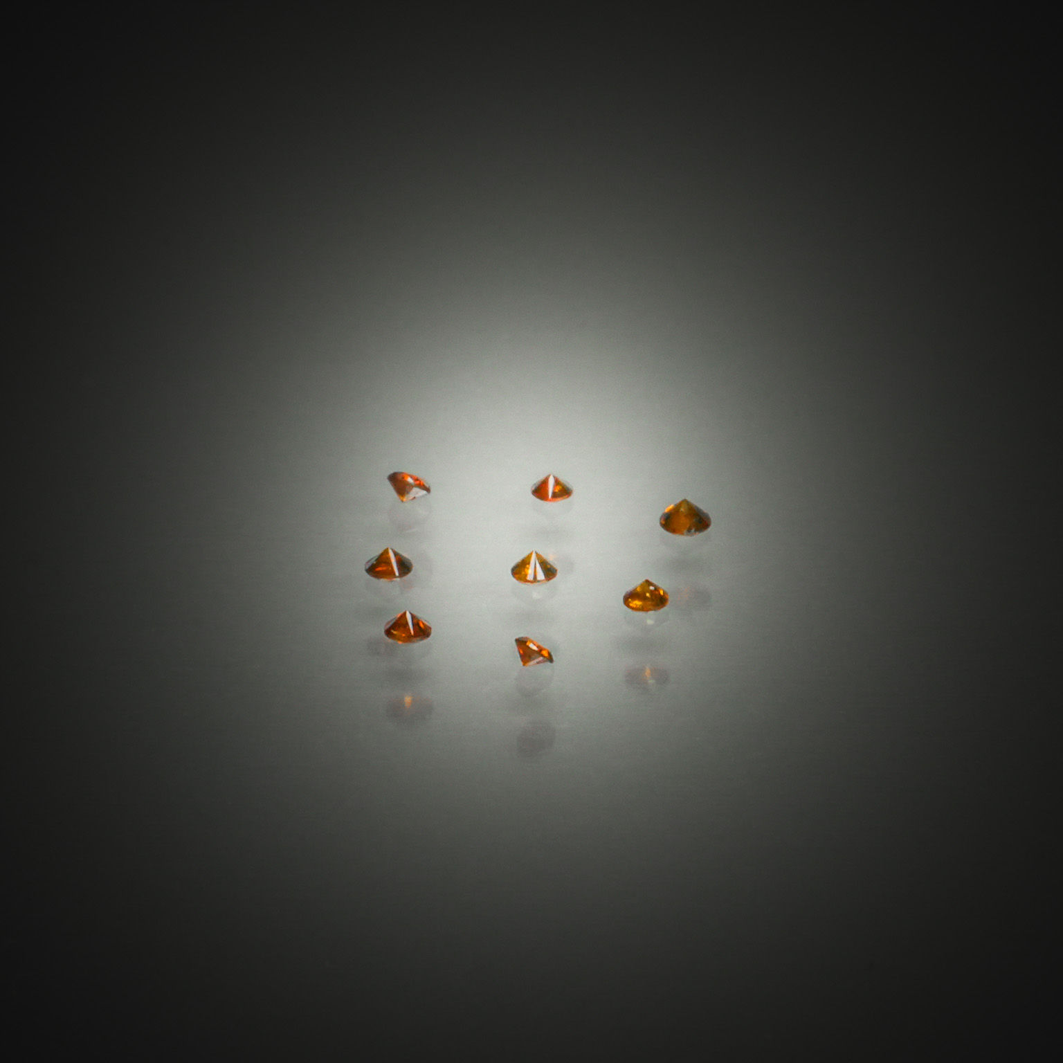 Citrine poire sur papier. - Lazuli