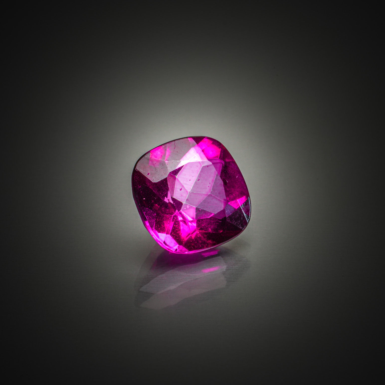 Lot de seize rubis ronds sur papier. - Lazuli