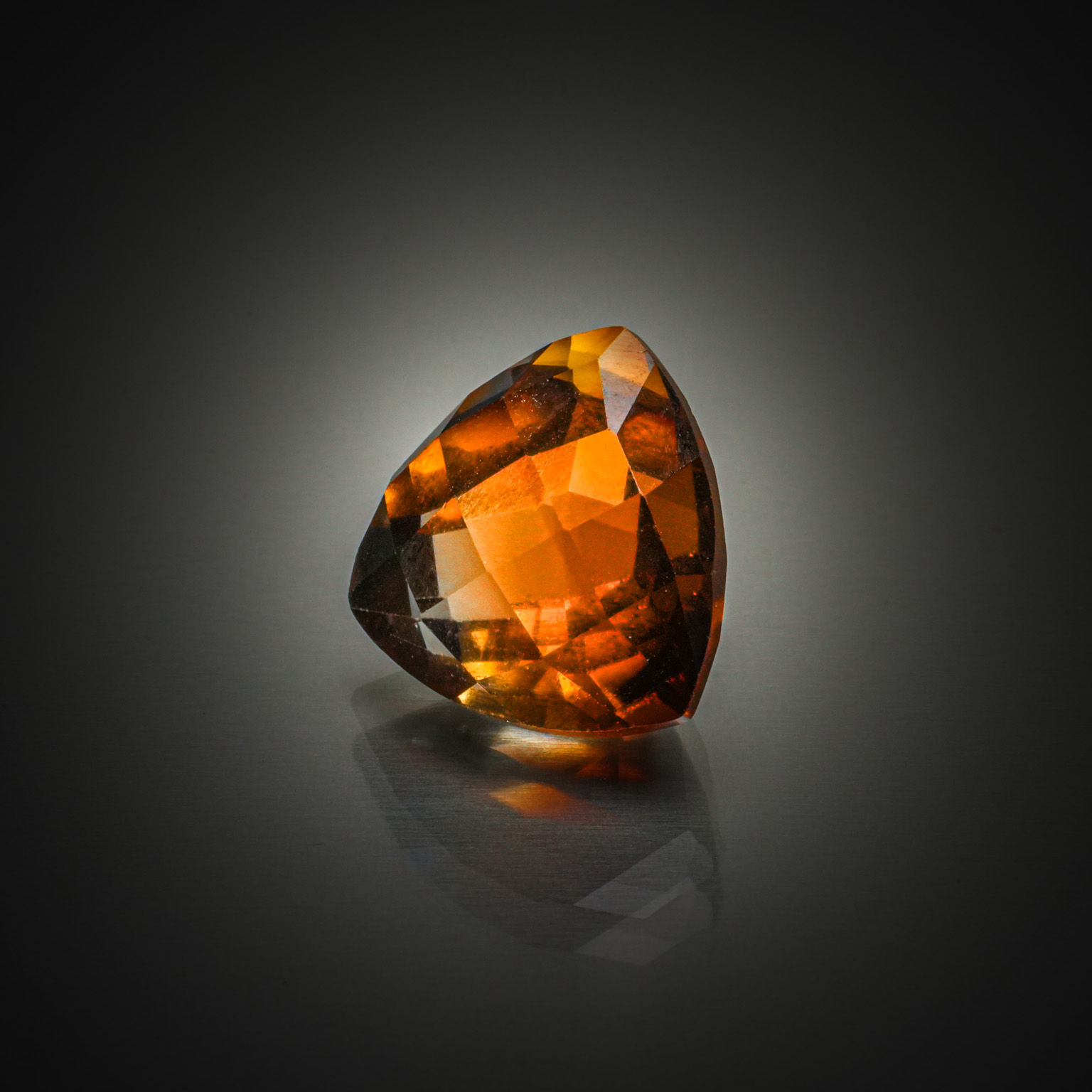 Quartz rose sur papier. - Lazuli