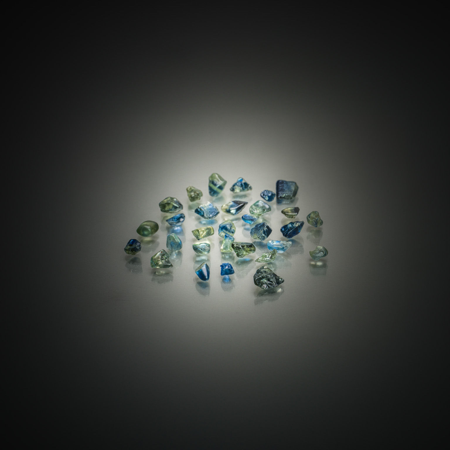 Prasiolite flocon sur papier. - Lazuli