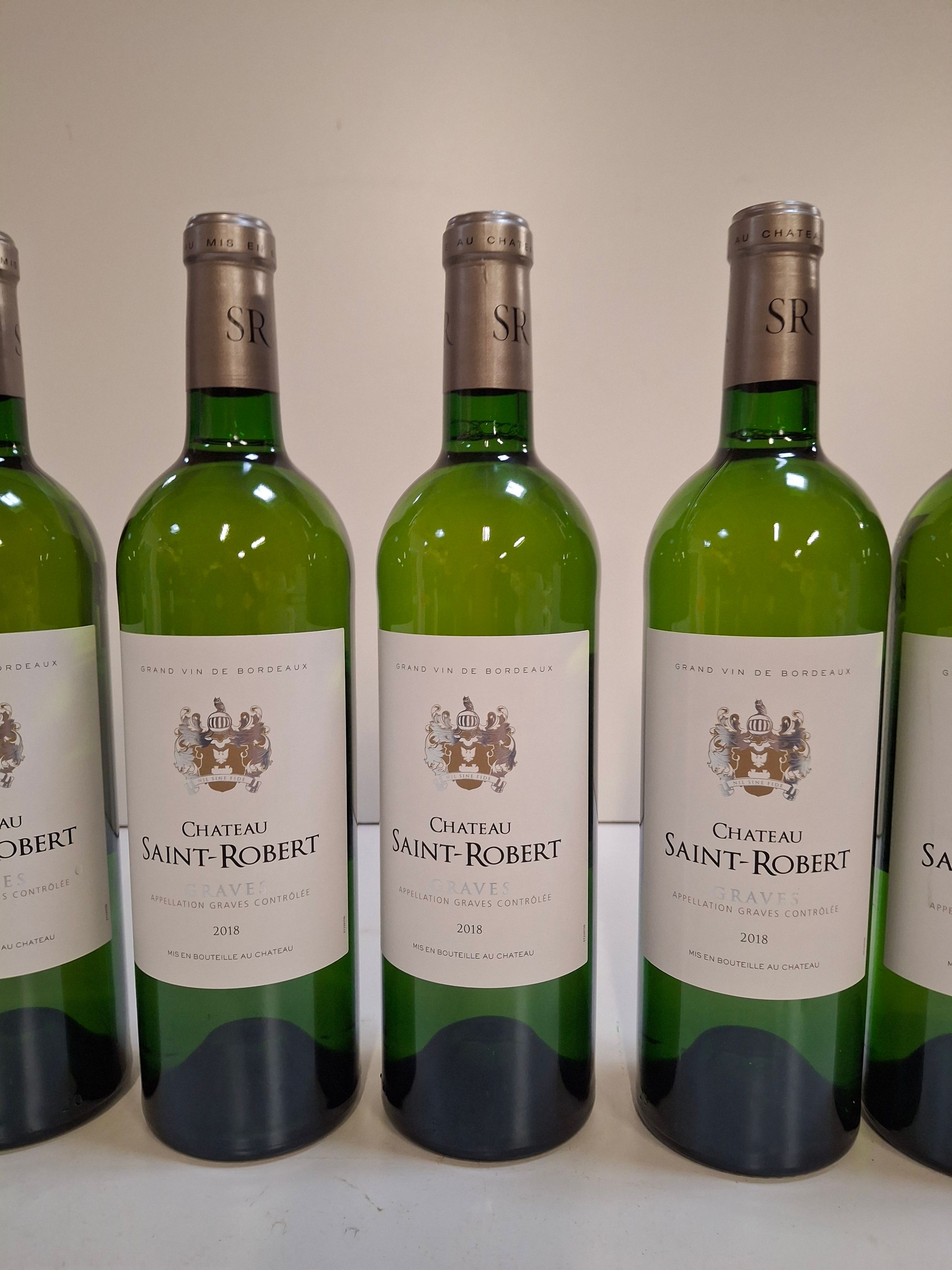 12 bouteilles Graves Blanc Château Saint Robert 2018 propriétaire récoltant grand vin des Graves Blanc, assemblage sémillon, Sauvignon - Lazuli