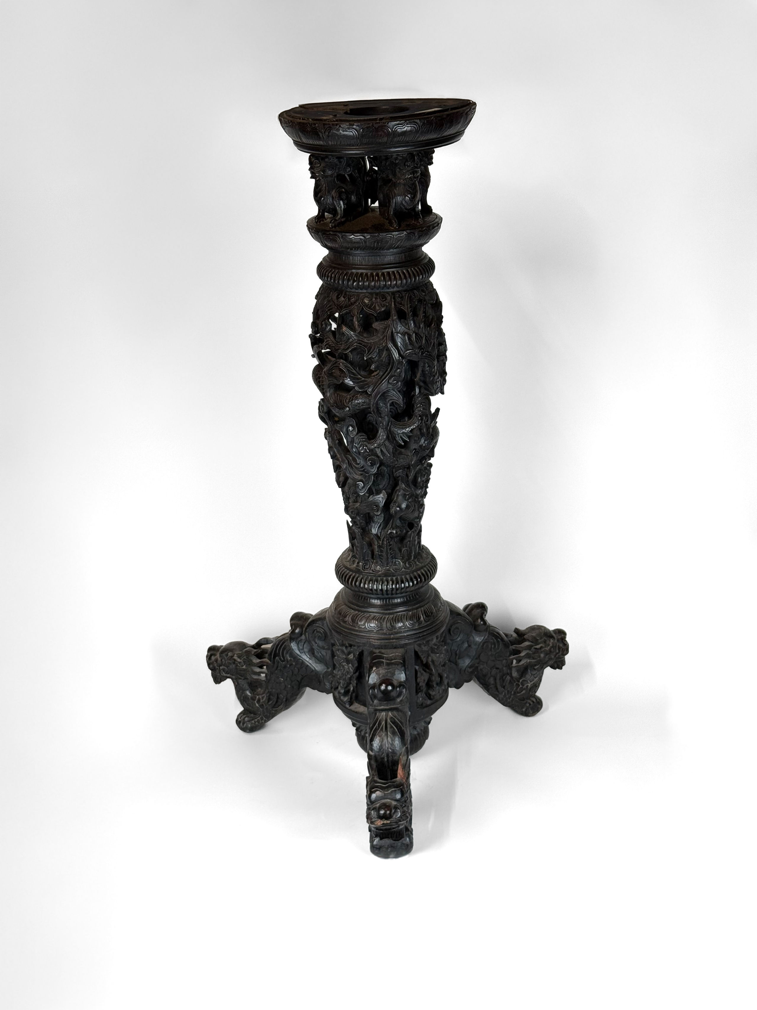 Bague en or jaune (750 millièmes) ornée d&rsquo;un rubis synthétique ovale. - Lazuli