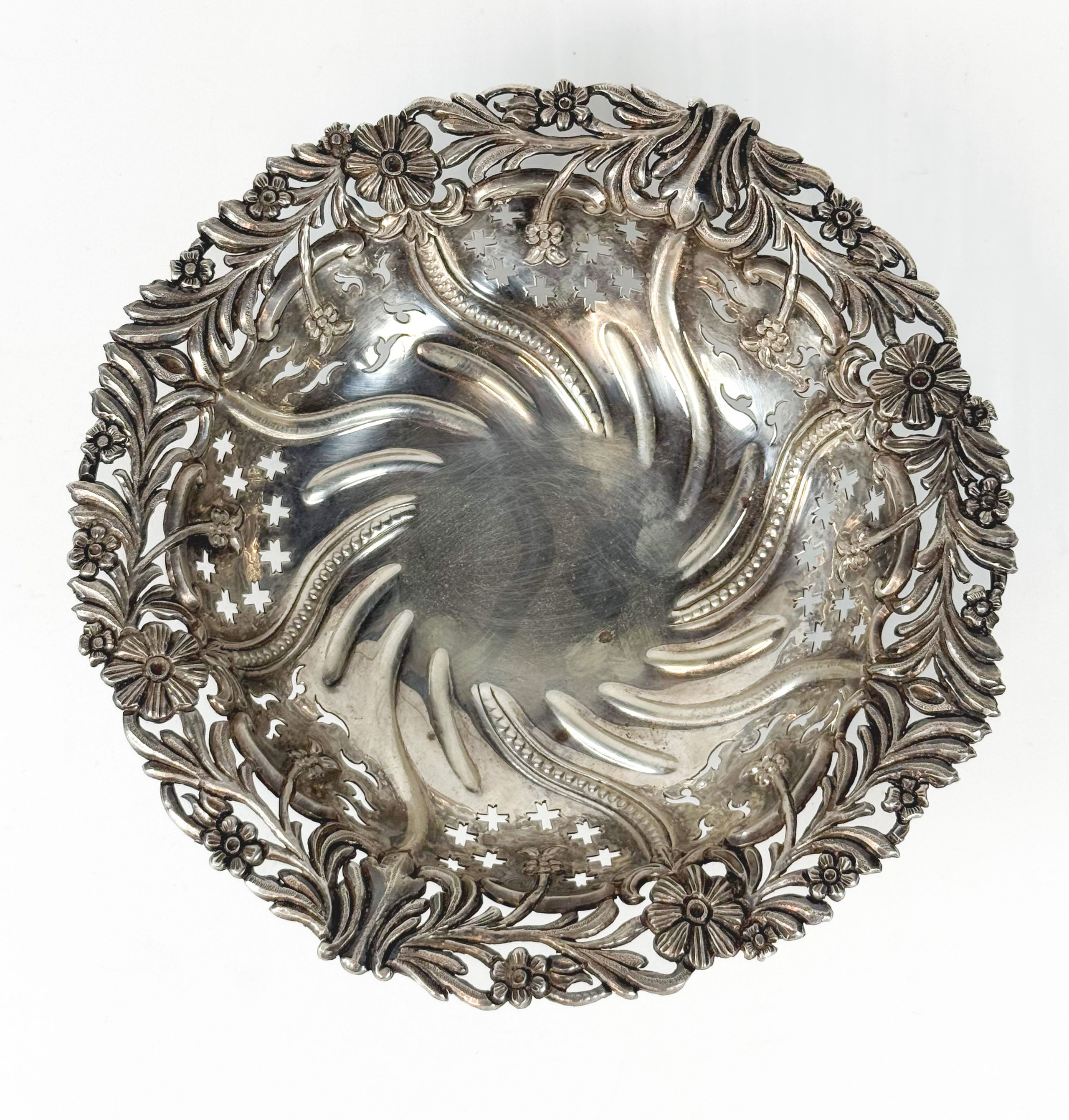 Lot de deux pendentifs religieux en or jaune et rose (750 millièmes). - Lazuli