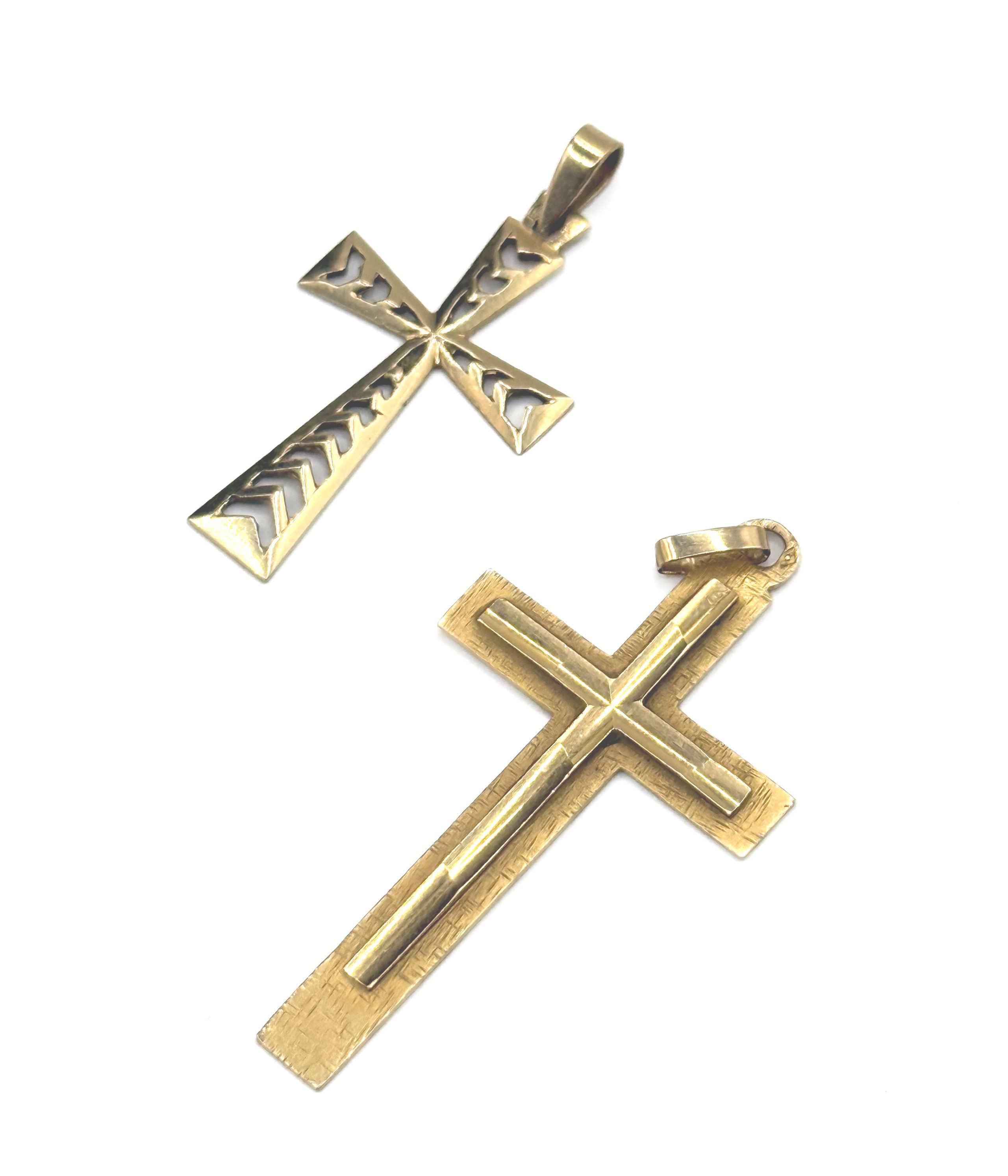 Bague en or jaune (750 millièmes) pavée de brillants. - Lazuli