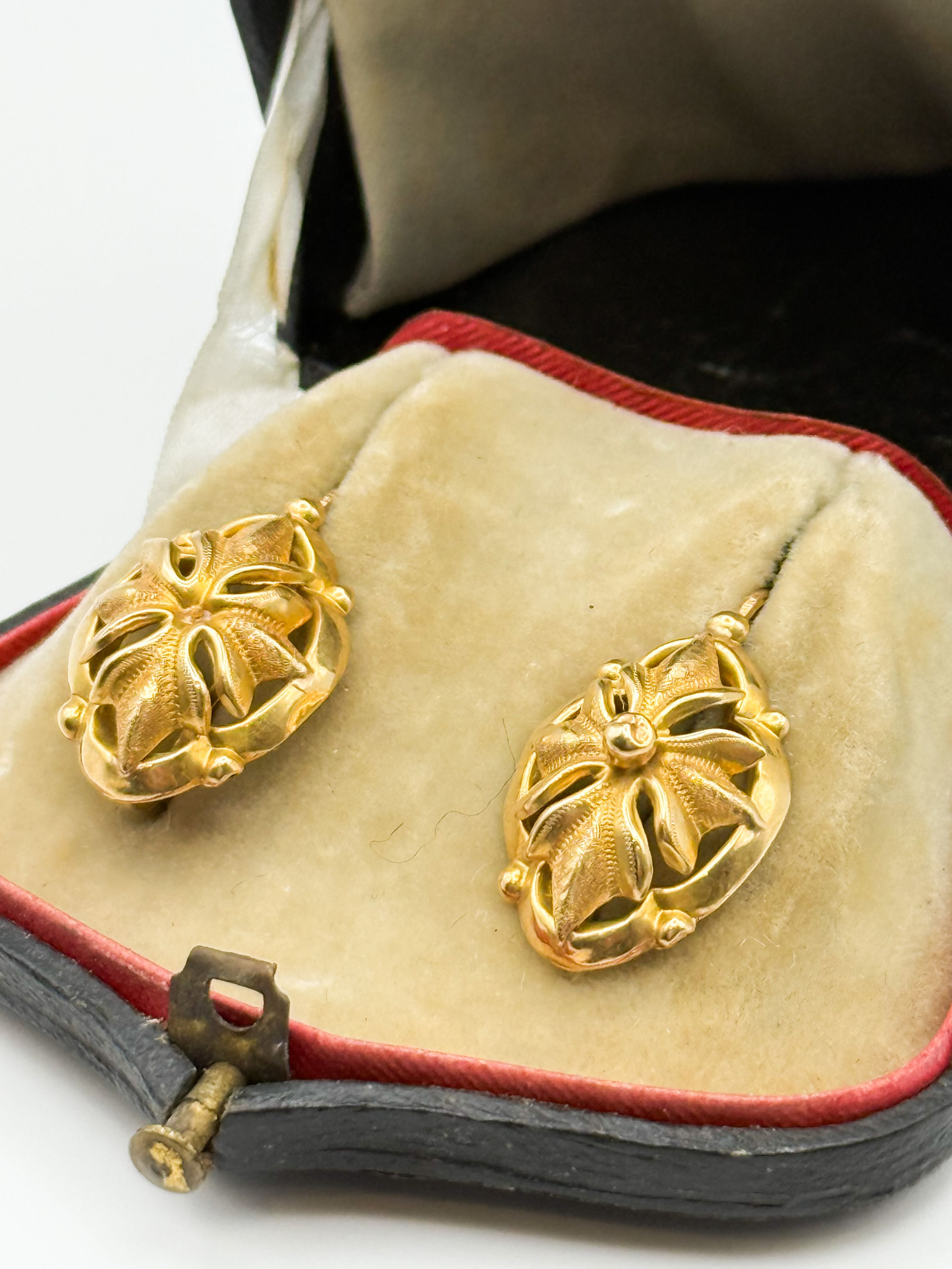 Douze couverts en argent, modèle filets. - Lazuli