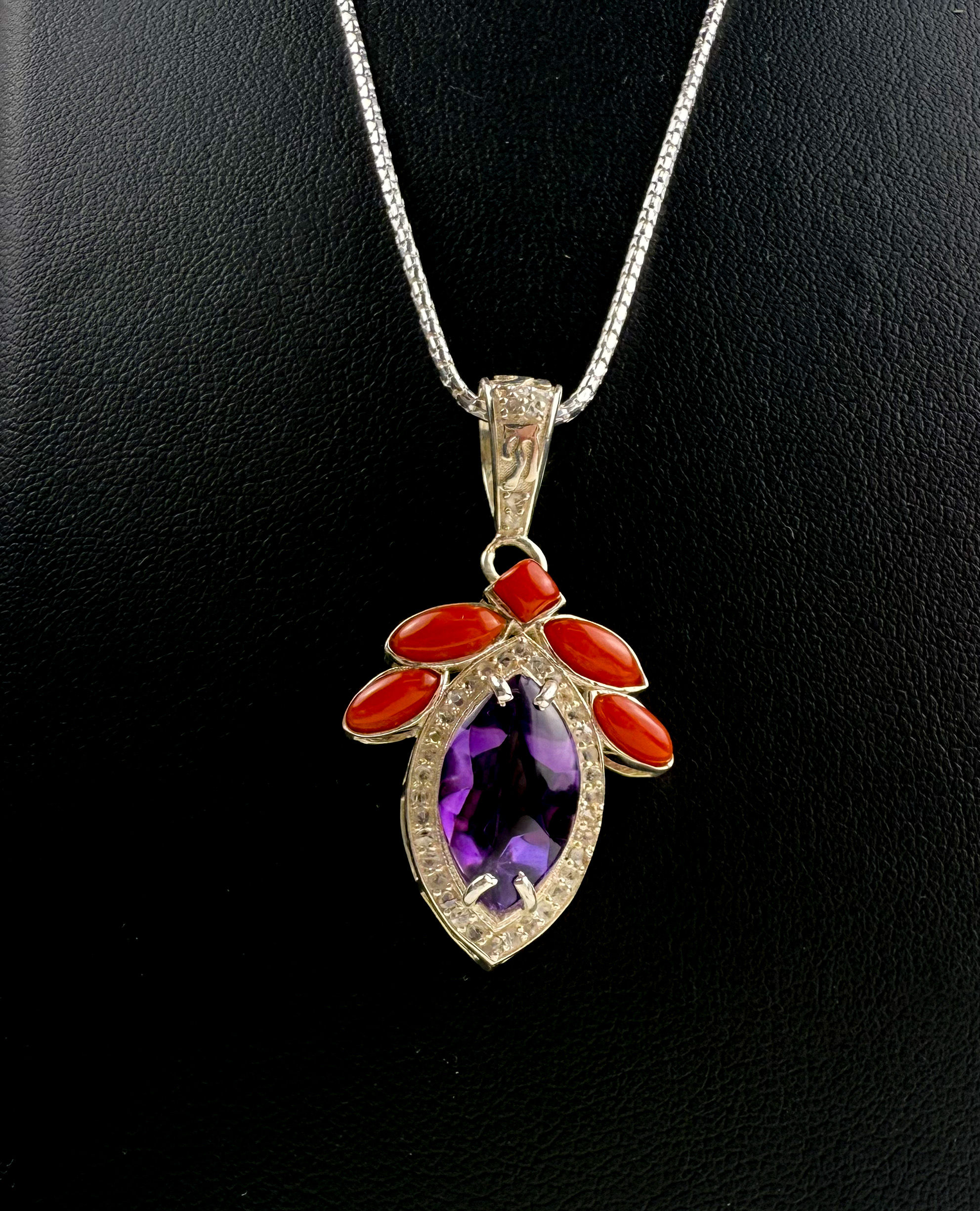 Vase raku en céramique craquelée, signé sous la base - Lazuli