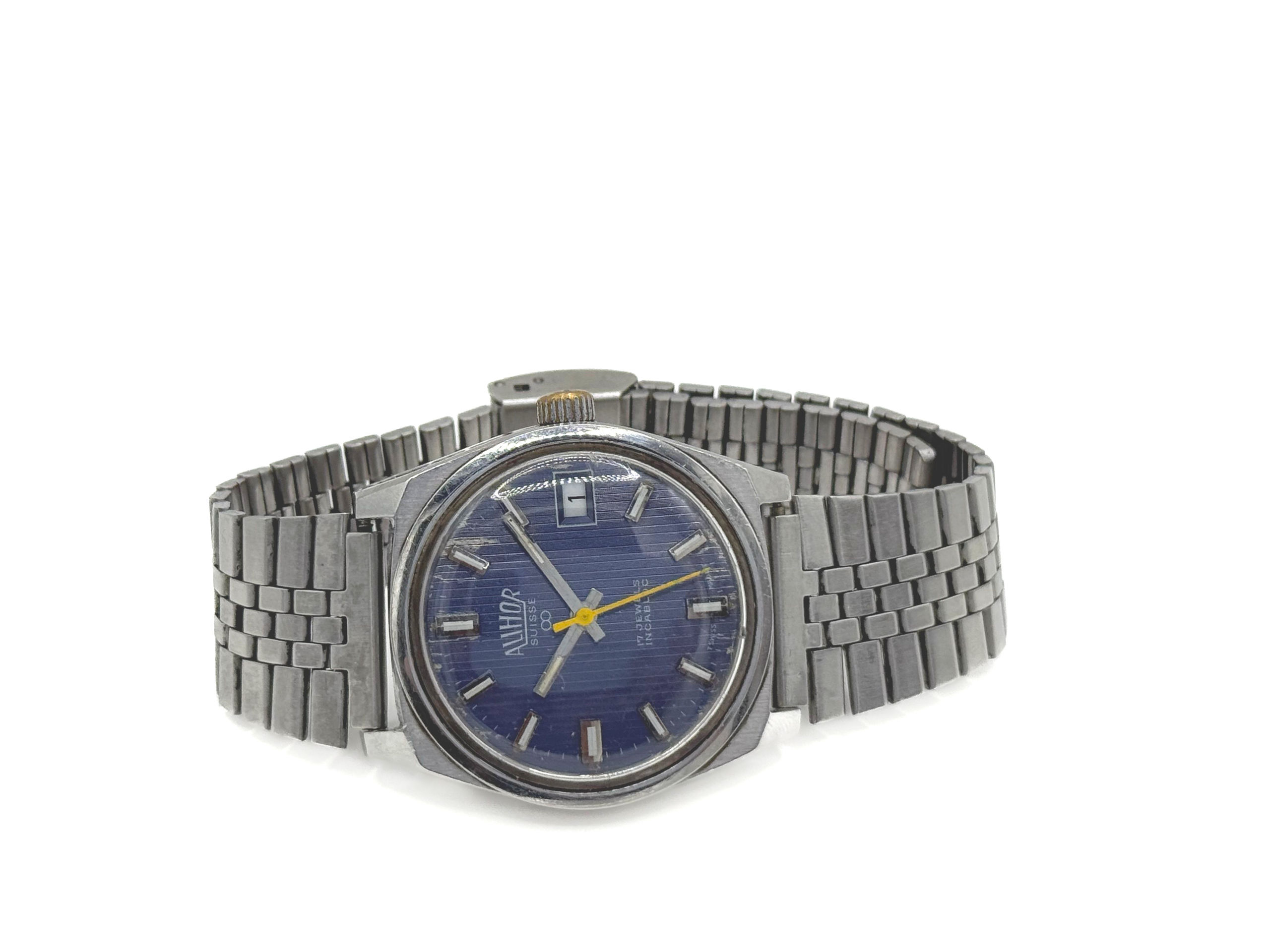 Bague en or jaune (750 millièmes) à décor de motifs géométriques ajourés. - Lazuli