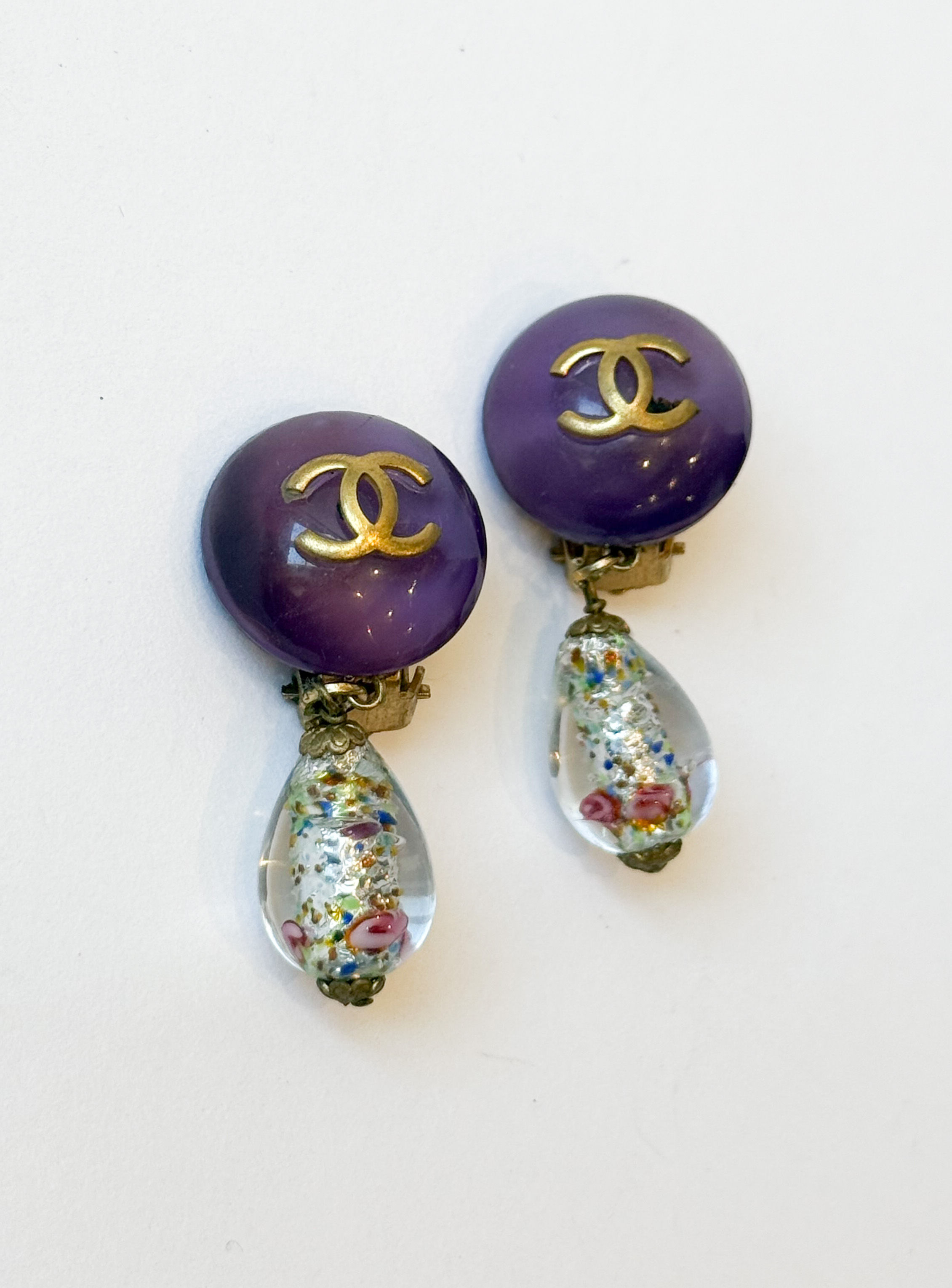 Bracelet manchette en argent et bronze à décor d&rsquo;une tête de femme, dans le goût de l&rsquo;Art Nouveau. - Lazuli