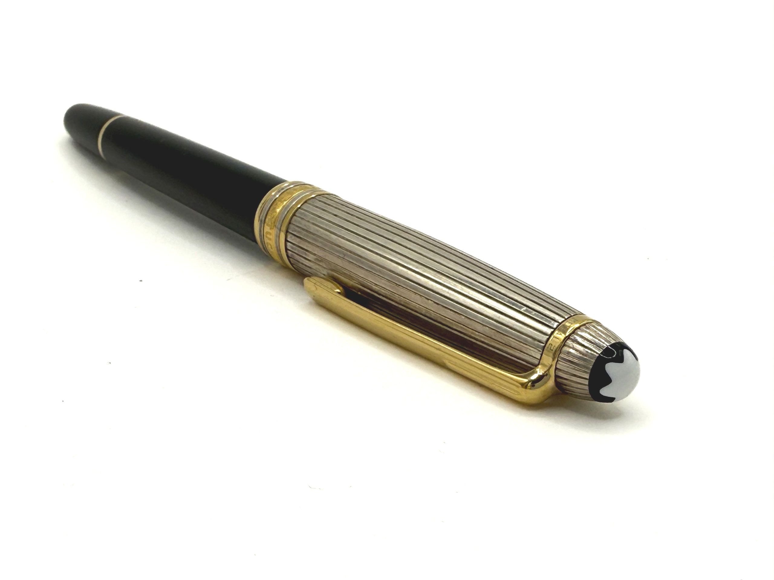 Diamant rond sur papier. - Lazuli