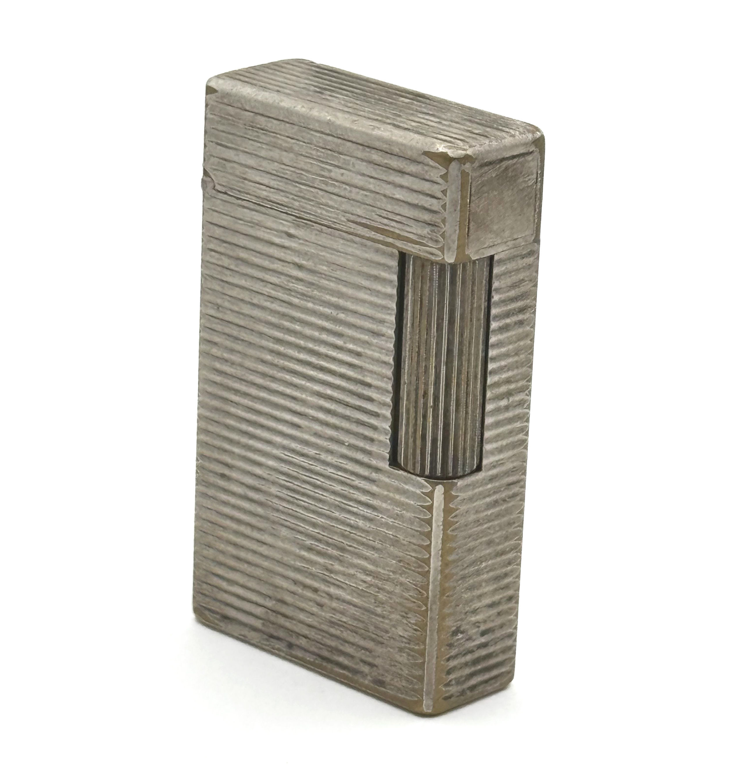 CHINE XXe siècle : Ensemble en porcelaine comprenant 4 coupelles à décor sur fond blanc ou fond jaune et 2 sous-tasses - Lazuli