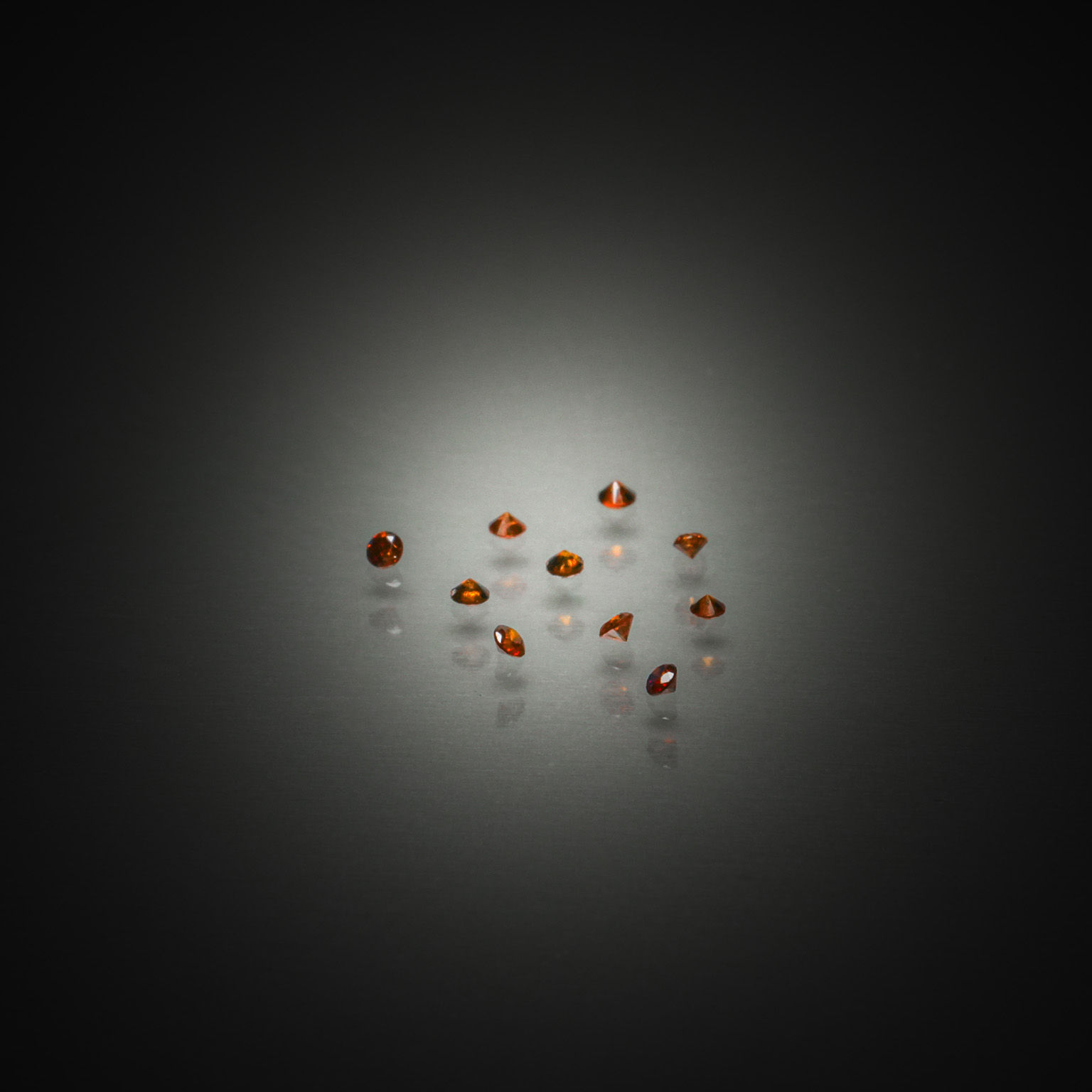 Citrine poire sur papier. - Lazuli