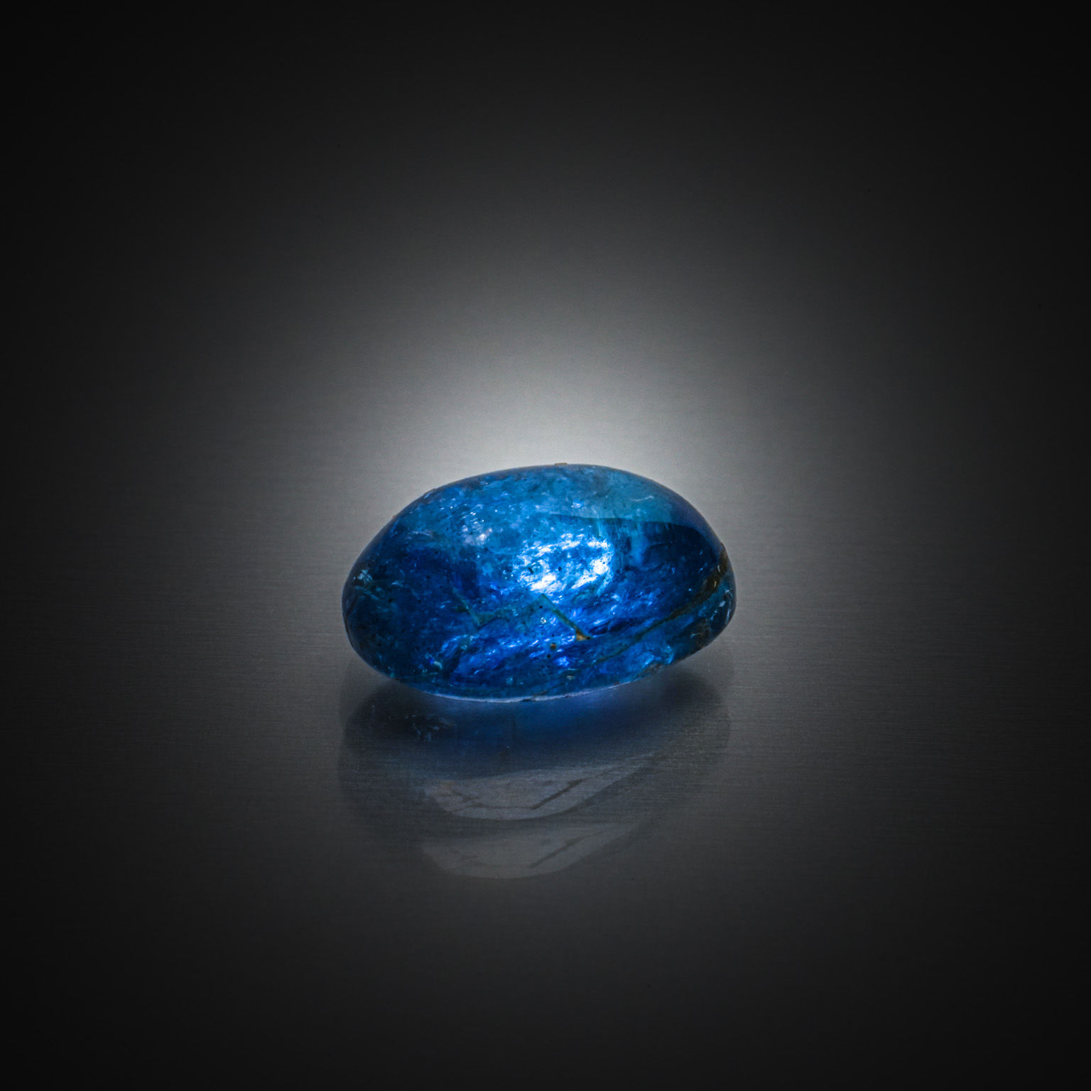 Citrine poire sur papier. - Lazuli