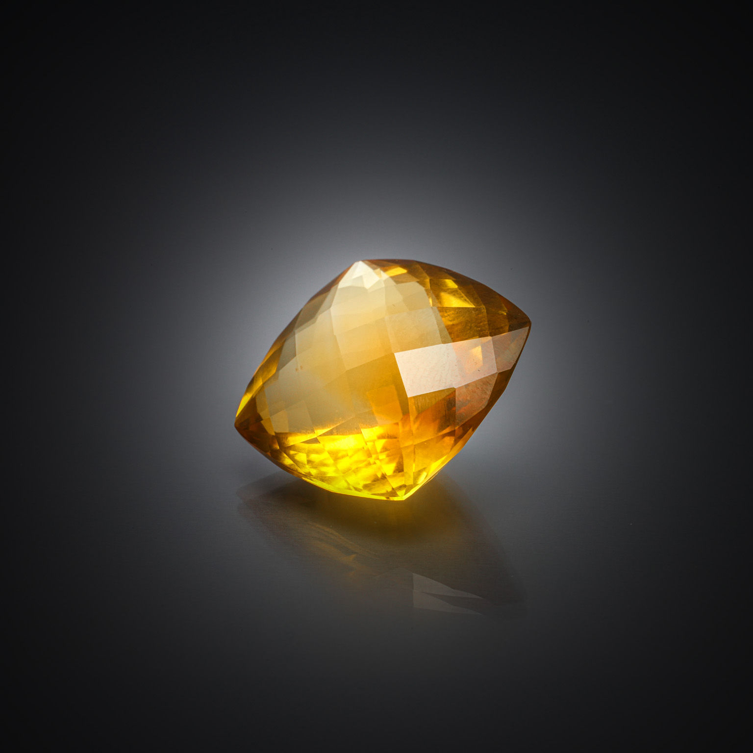 Citrine coussin sur papier. - Lazuli