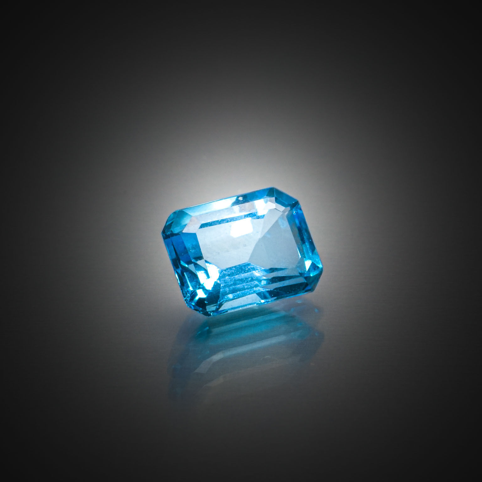 Améthyste (very light) poire sur papier. - Lazuli