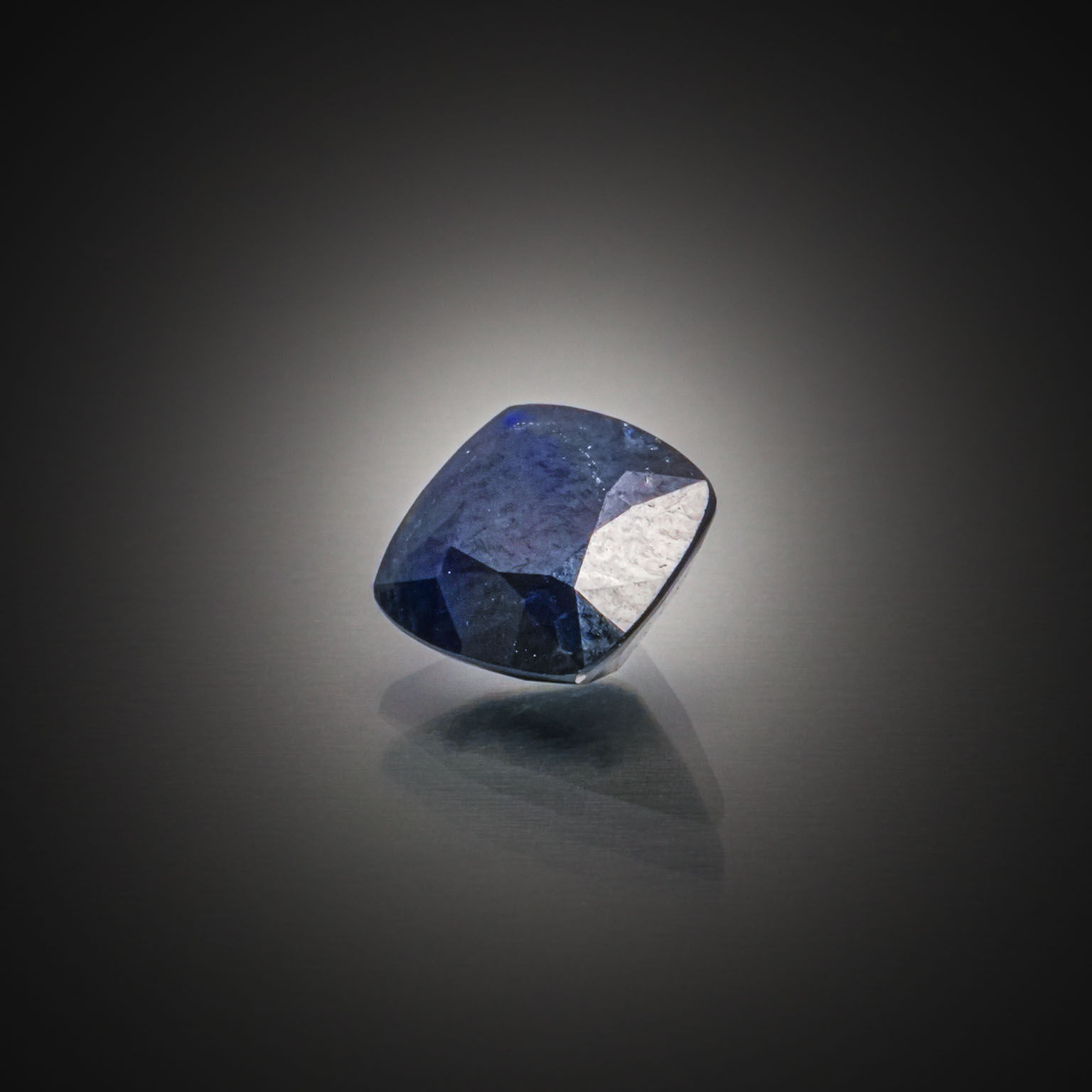 Aigue-marine poire sur papier. - Lazuli
