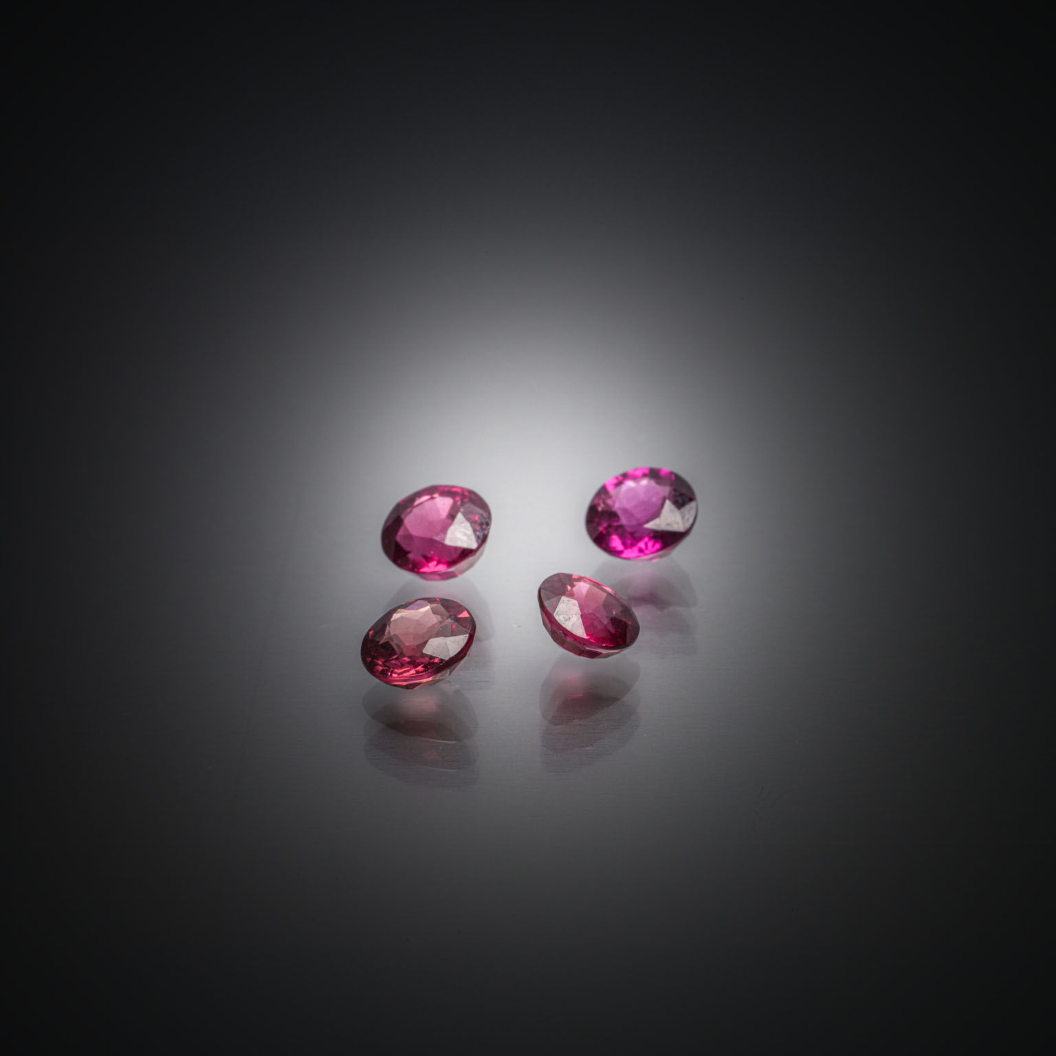Lot de diamants taille ancienne sur papier. - Lazuli