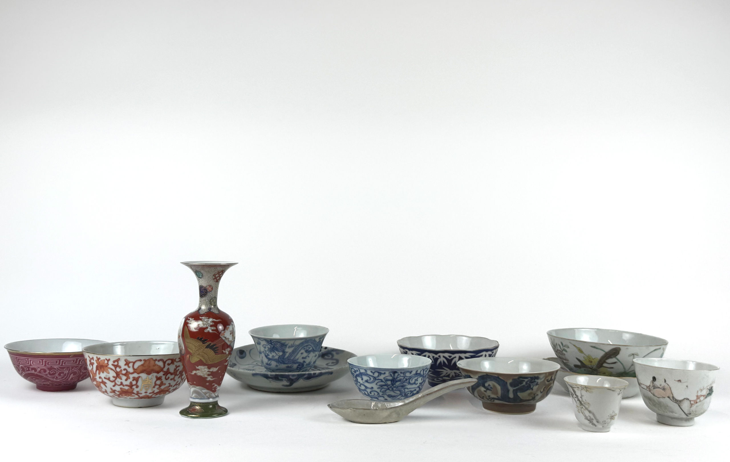 VAN CLEEF & ARPELS Paire de boutons de manchette en or jaune (750 millièmes) formé de bâtons hexagonaux ornés de deux saphirs en bouton-poussoirs. - Lazuli