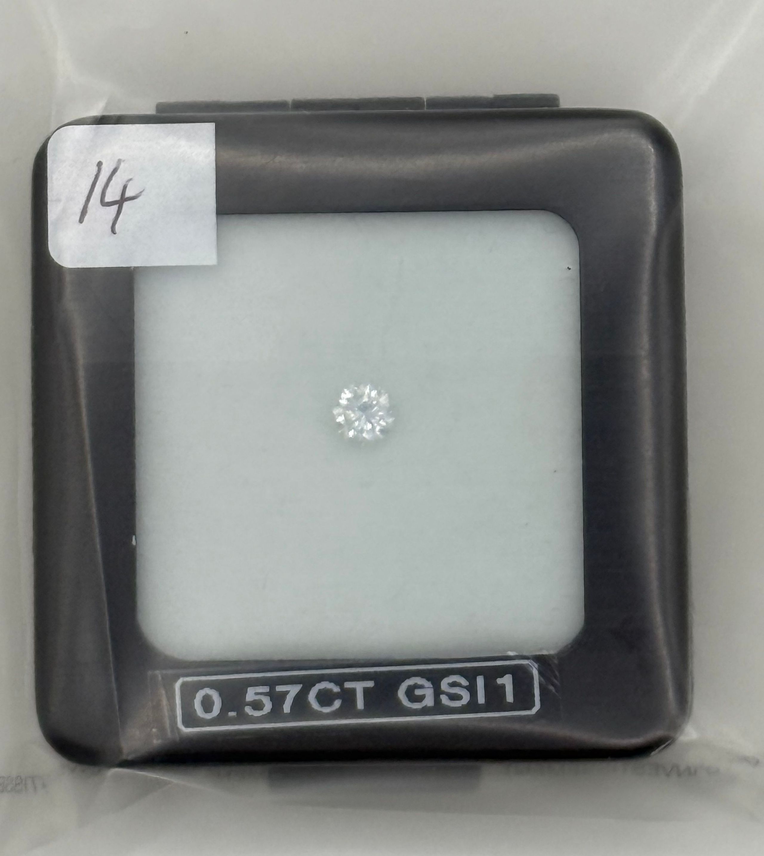 MAUBOUSSIN Paris Bague en or gris (750 millièmes) ornée d&rsquo;une aigue-marine triangulaire épaulée de deux lignes de diamants. - Lazuli
