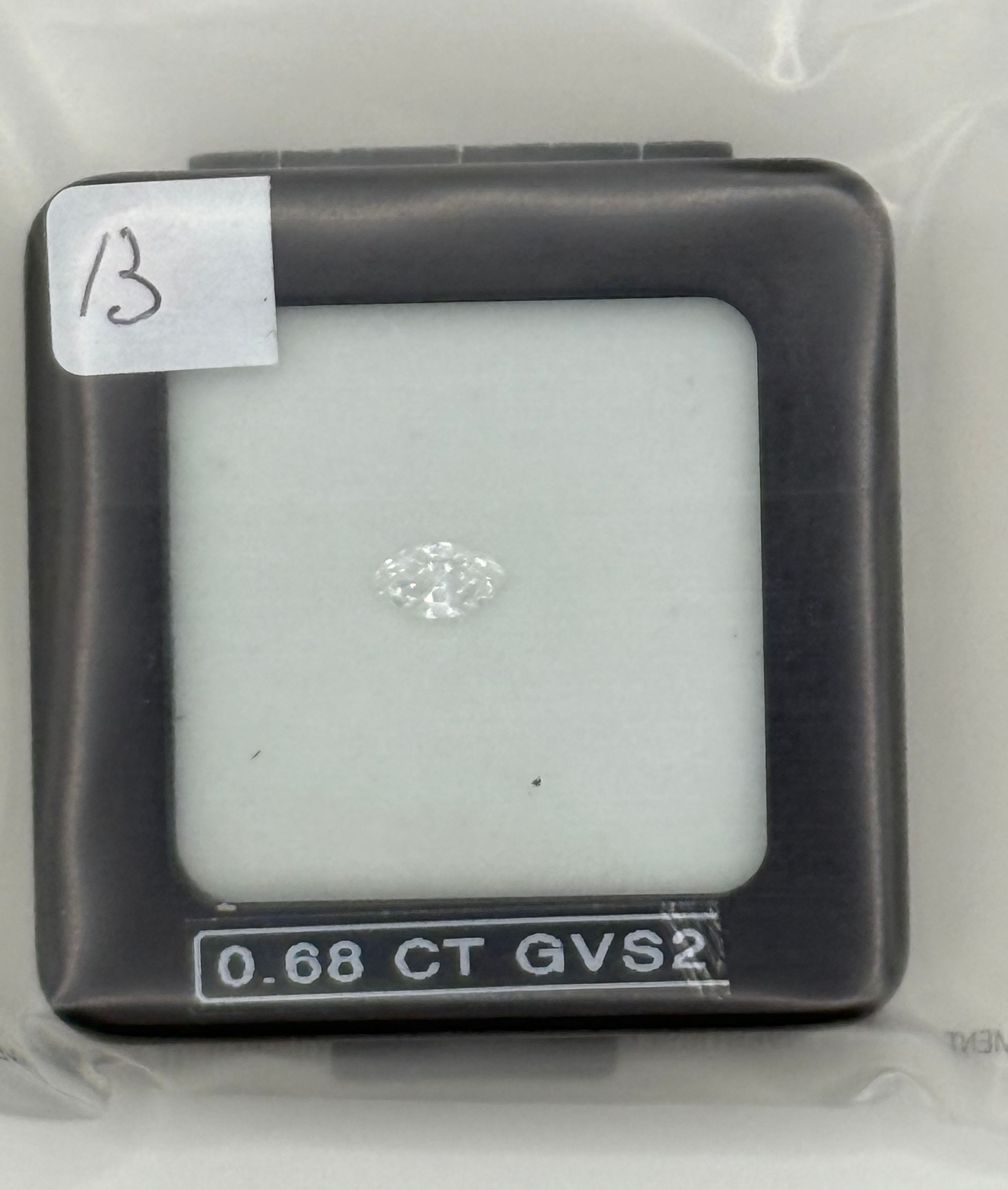 Chaîne en or jaune (750 millièmes) à maille gourmette et un pendentif croix du Saint Esprit en or jaune (750 millièmes). - Lazuli