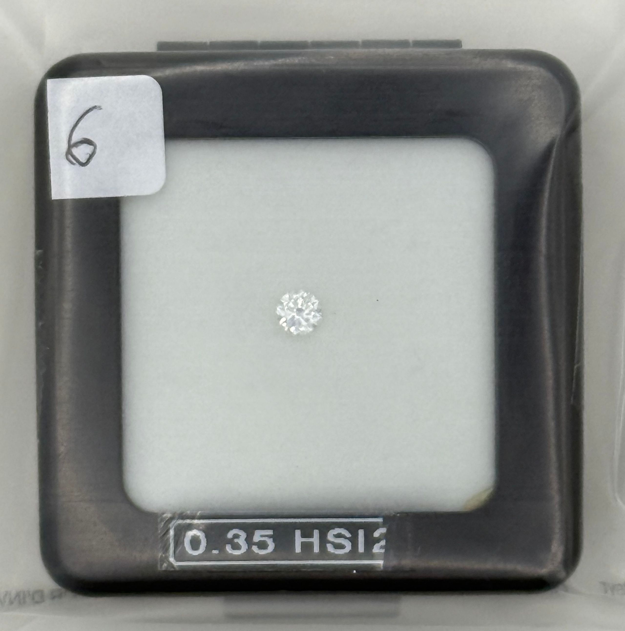 Broche en or jaune (750 millièmes) et argent ornée de diamants taille ancienne à décor floral et feuillagé. - Lazuli