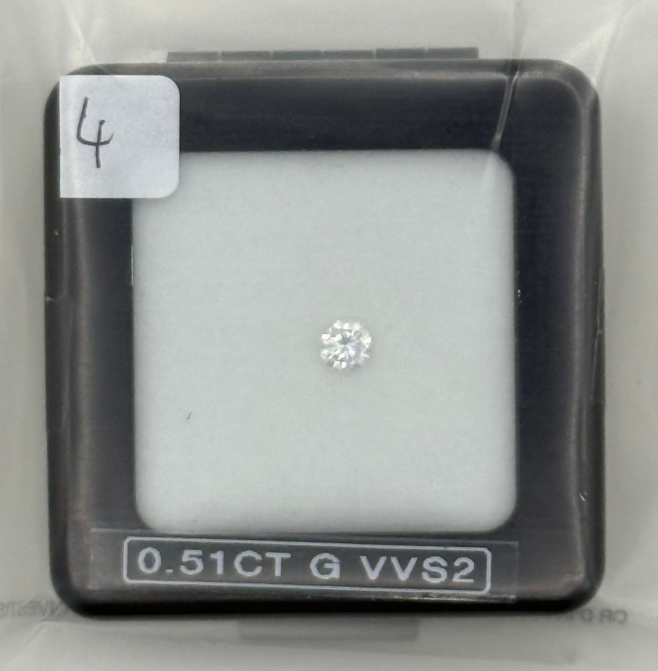 VAN CLEEF & ARPELS Paire de boutons de manchette en or jaune (750 millièmes) formé de bâtons hexagonaux ornés de deux saphirs en bouton-poussoirs. - Lazuli