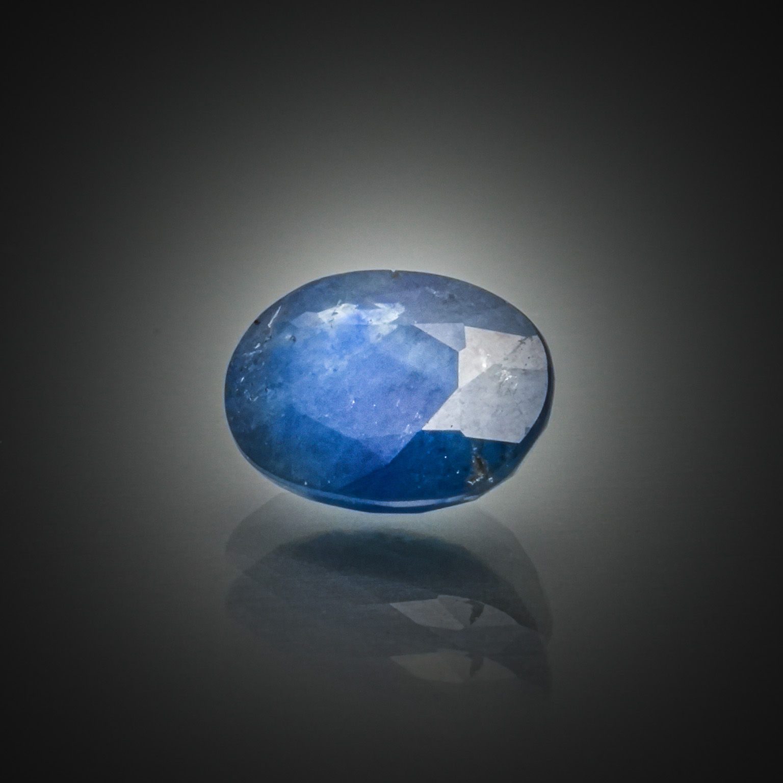 Tourmaline rose poire cabochon sur papier. - Lazuli