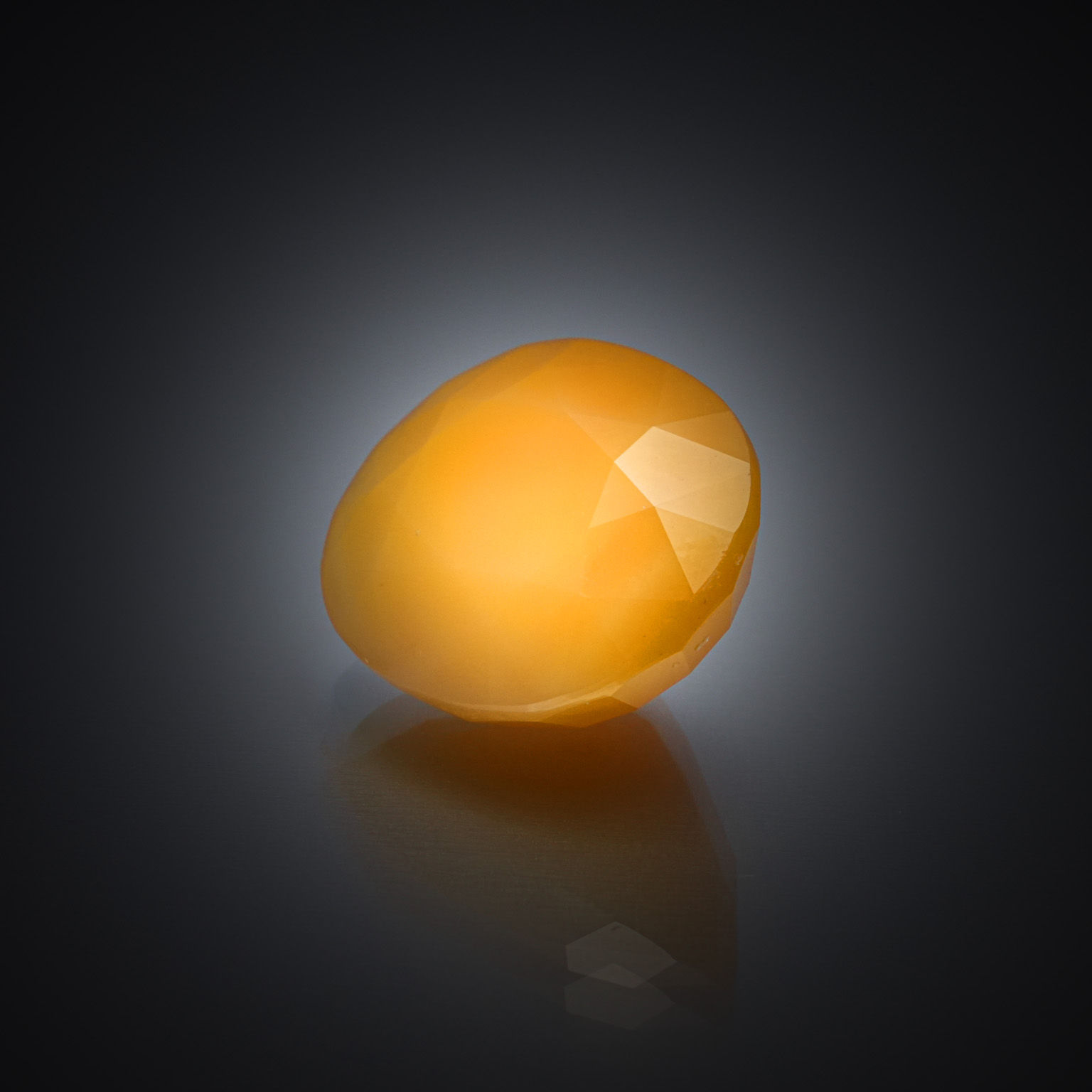 Zircon orange/rose poire sur papier. - Lazuli