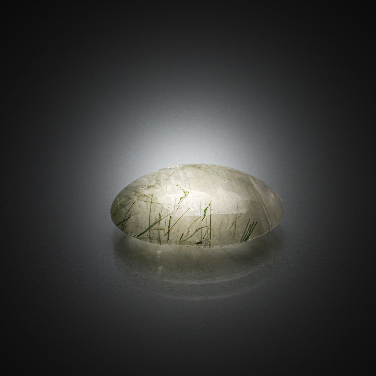 Quartz lemon ovale sur papier. - Lazuli
