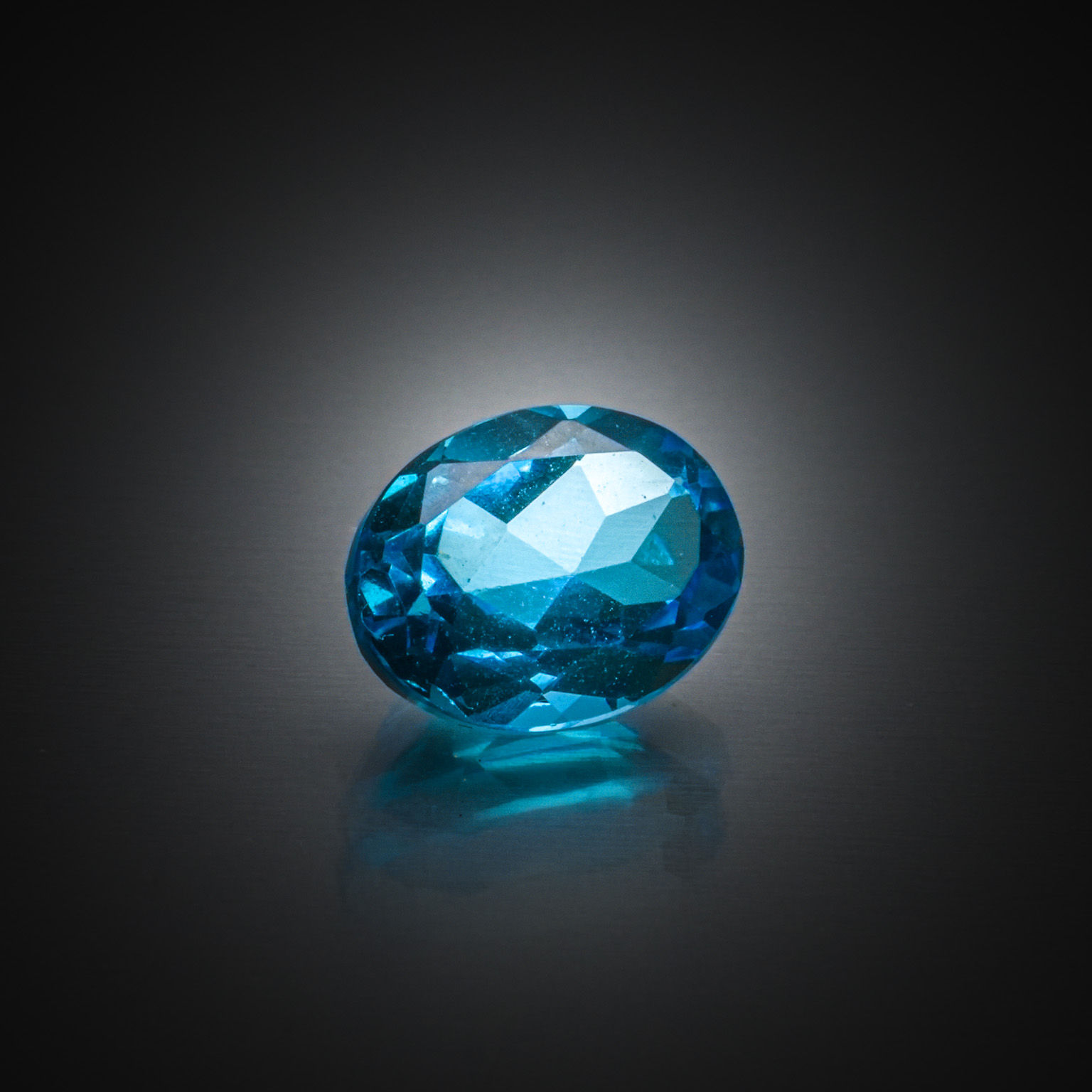 Quartz ovale cabochon sur papier. - Lazuli