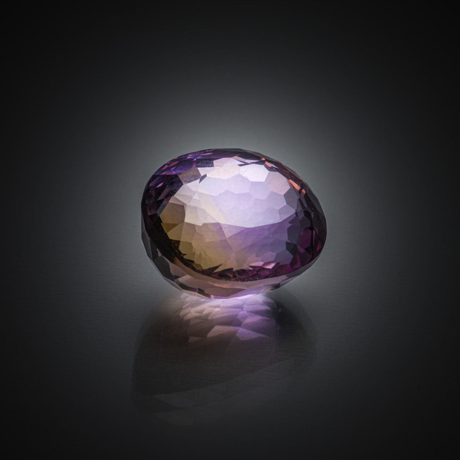 Appairage d&rsquo;améthystes ovales sur papier. - Lazuli