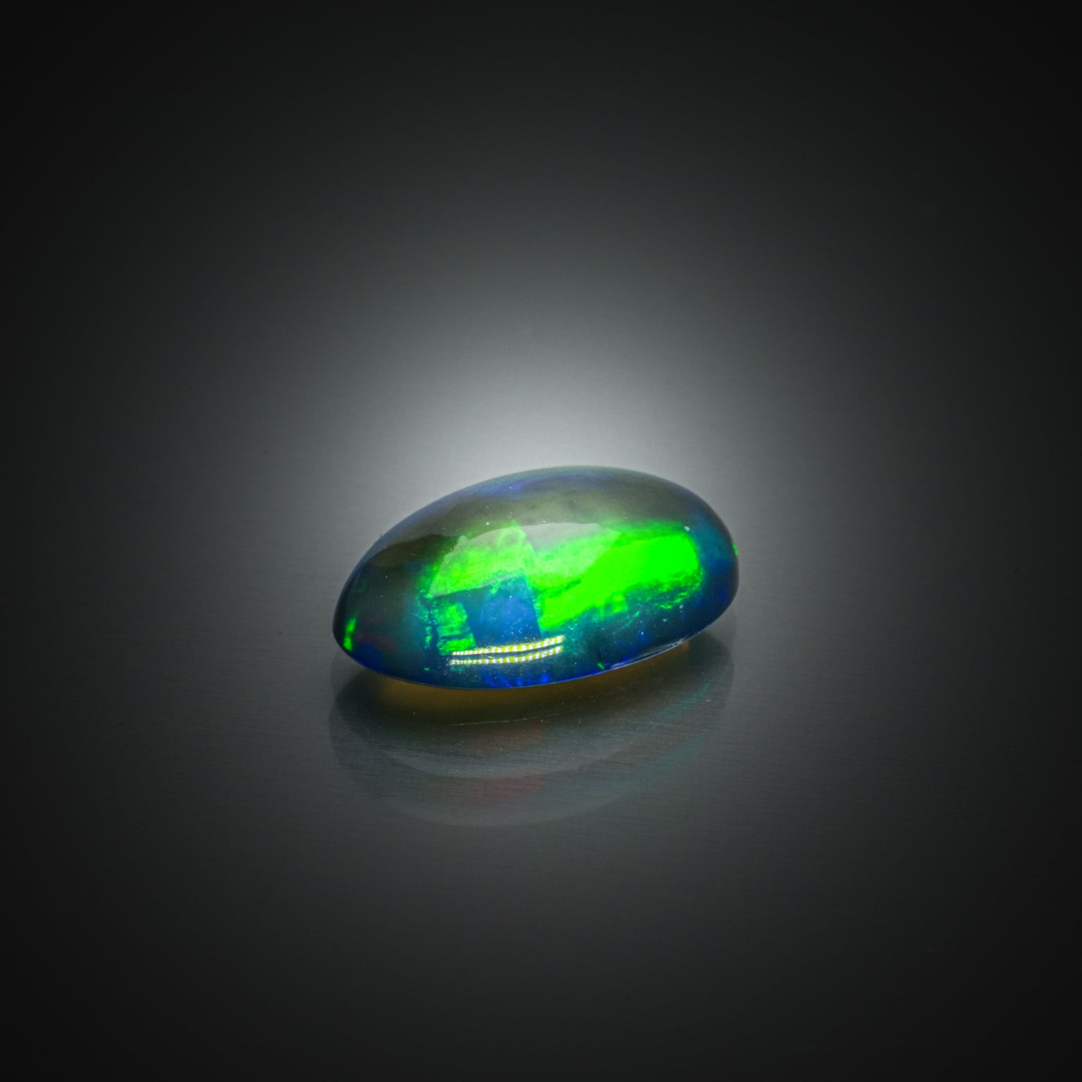 Lot de saphirs ronds sur papier. - Lazuli