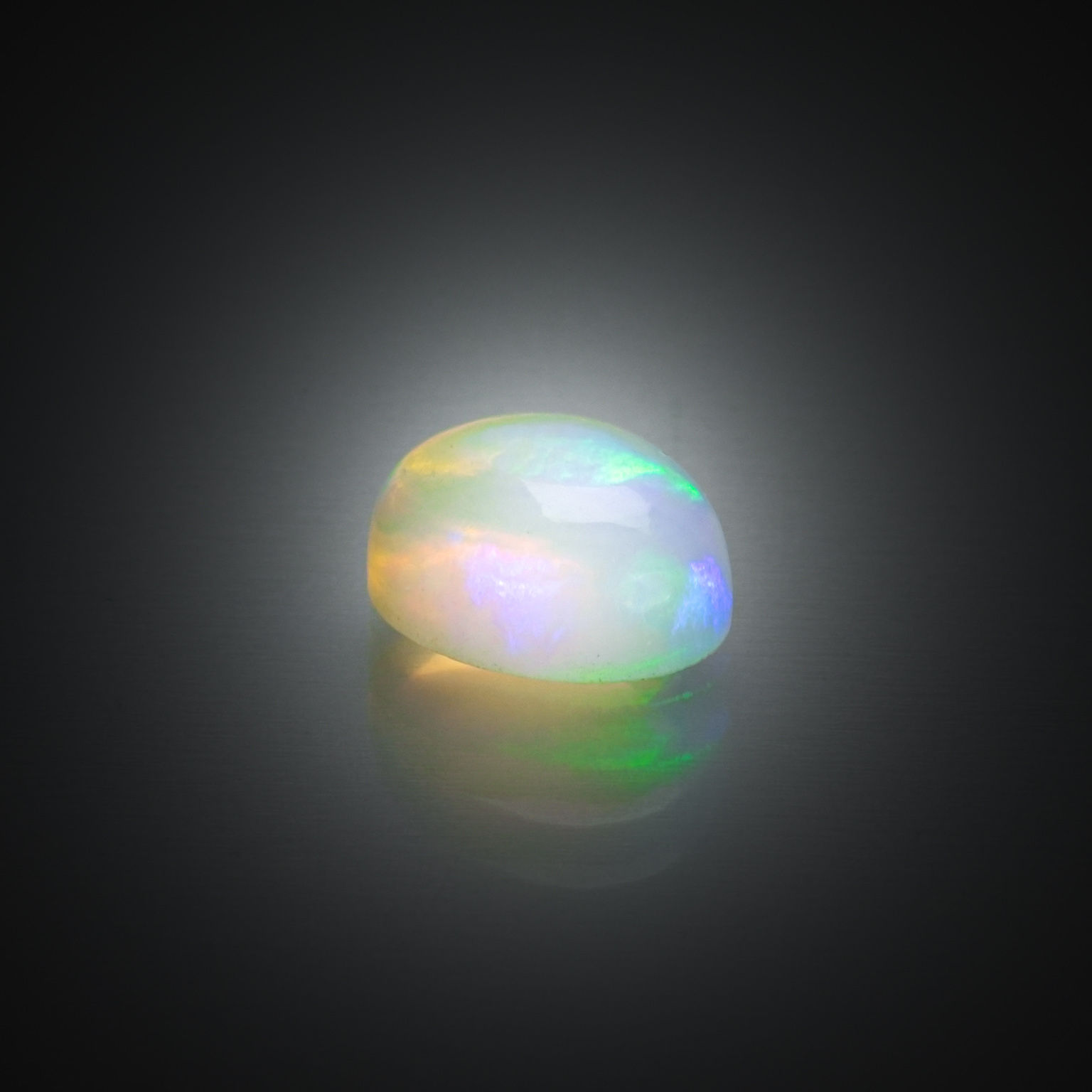 Améthyste poire sur papier. - Lazuli