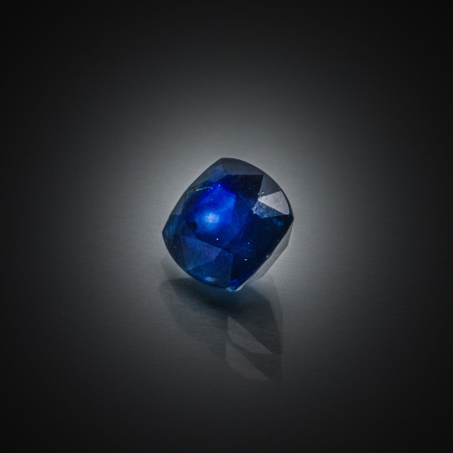 Quartz lemon octogonale sur papier. - Lazuli