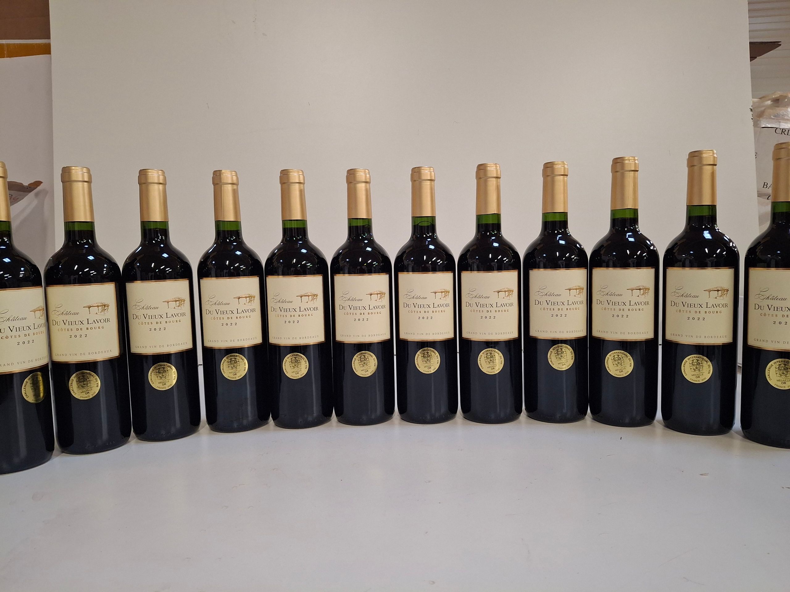 Lot de 2 bouteilles : 1 Bouteille Domaine George de La Tour 1992 grande réserve niveau bon Napa Valley - Lazuli