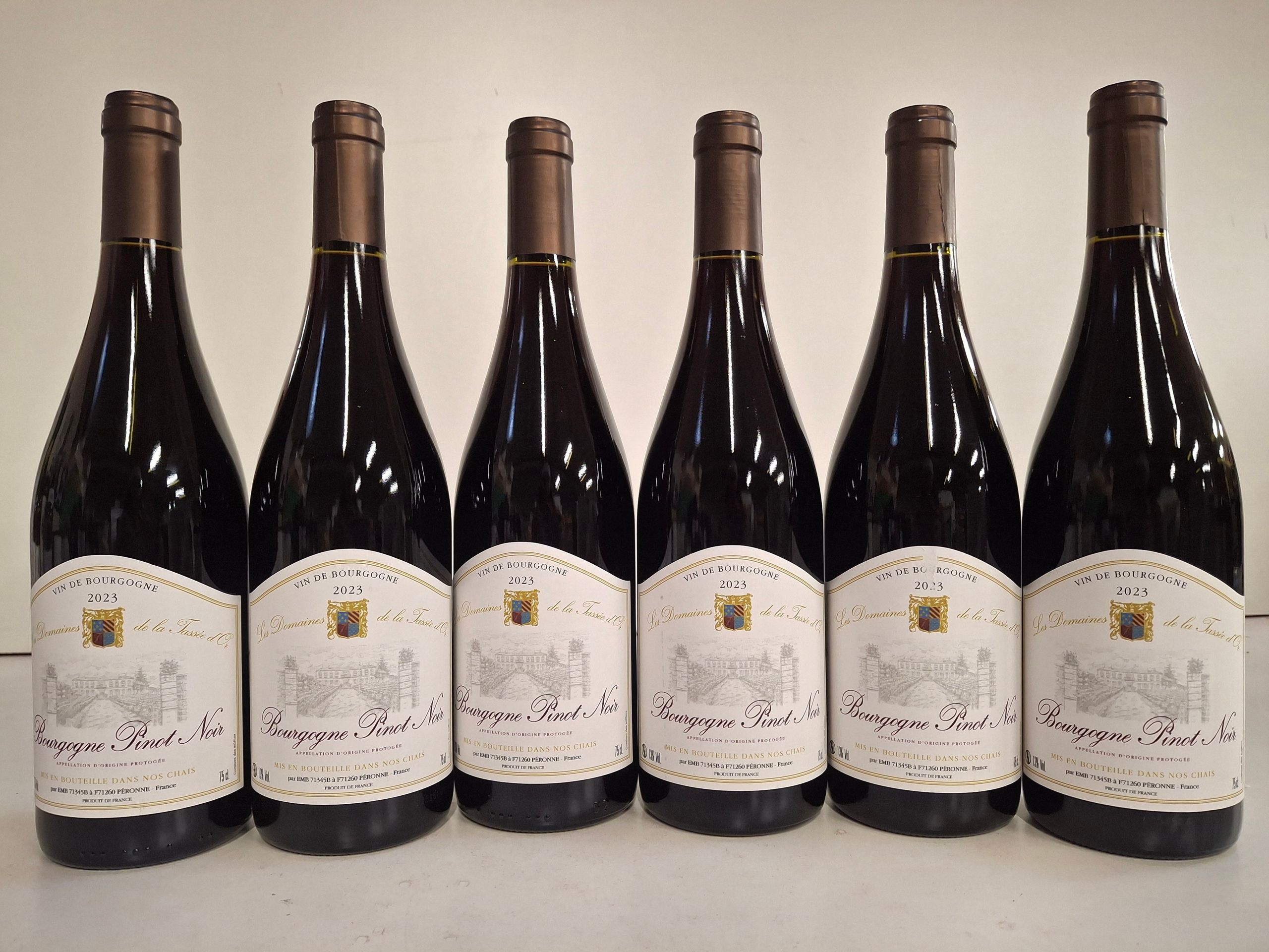 Lot de 4 Bouteilles Château Marjosse 2007 Appellation Entre-Deux-Mers Pierre Lurton 3 bouteilles état parfait une 1 bouteille sale - Lazuli