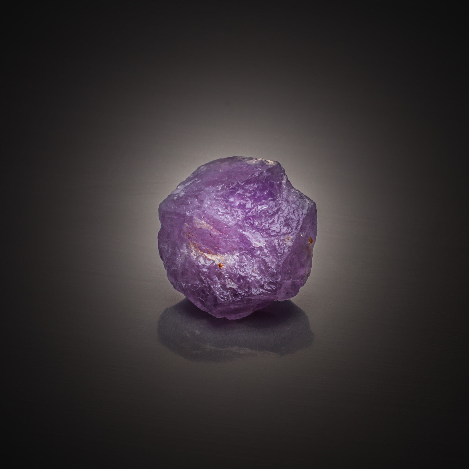 Quartz lemon ovale sur papier. - Lazuli